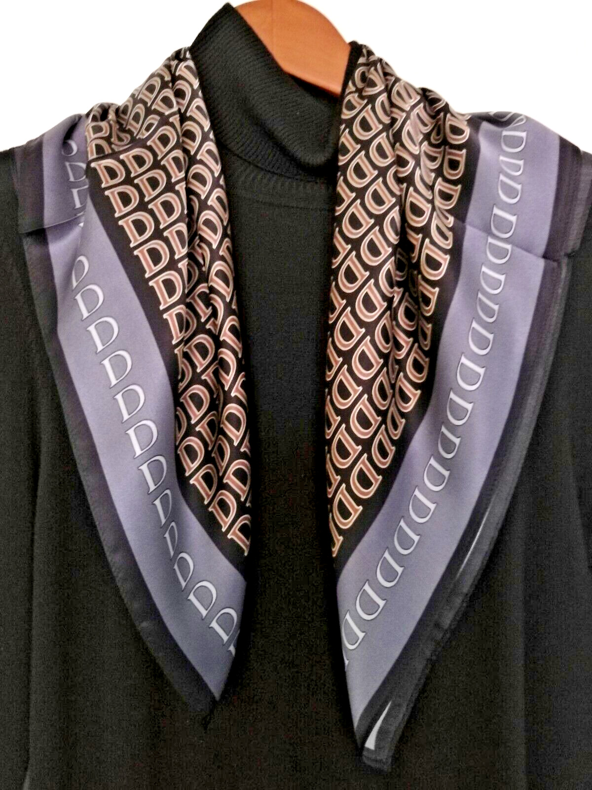 26″X26″D Letter Print Pure Mulberry Satin Silk 12momme Scarf 65x65cm 5-35
