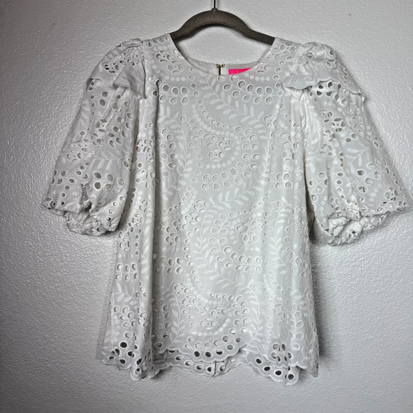 Lilly Pulitzer Puff Short Sleeve Eyelet Top Blouse White Size L Scalloped Hem
