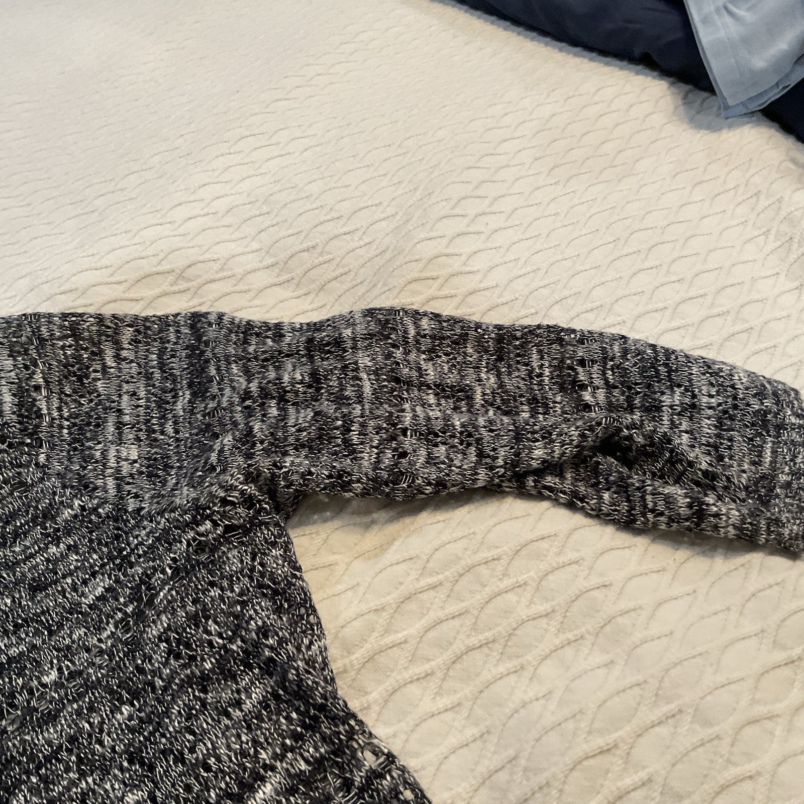 womens black and white striped sweater Cardigan xl