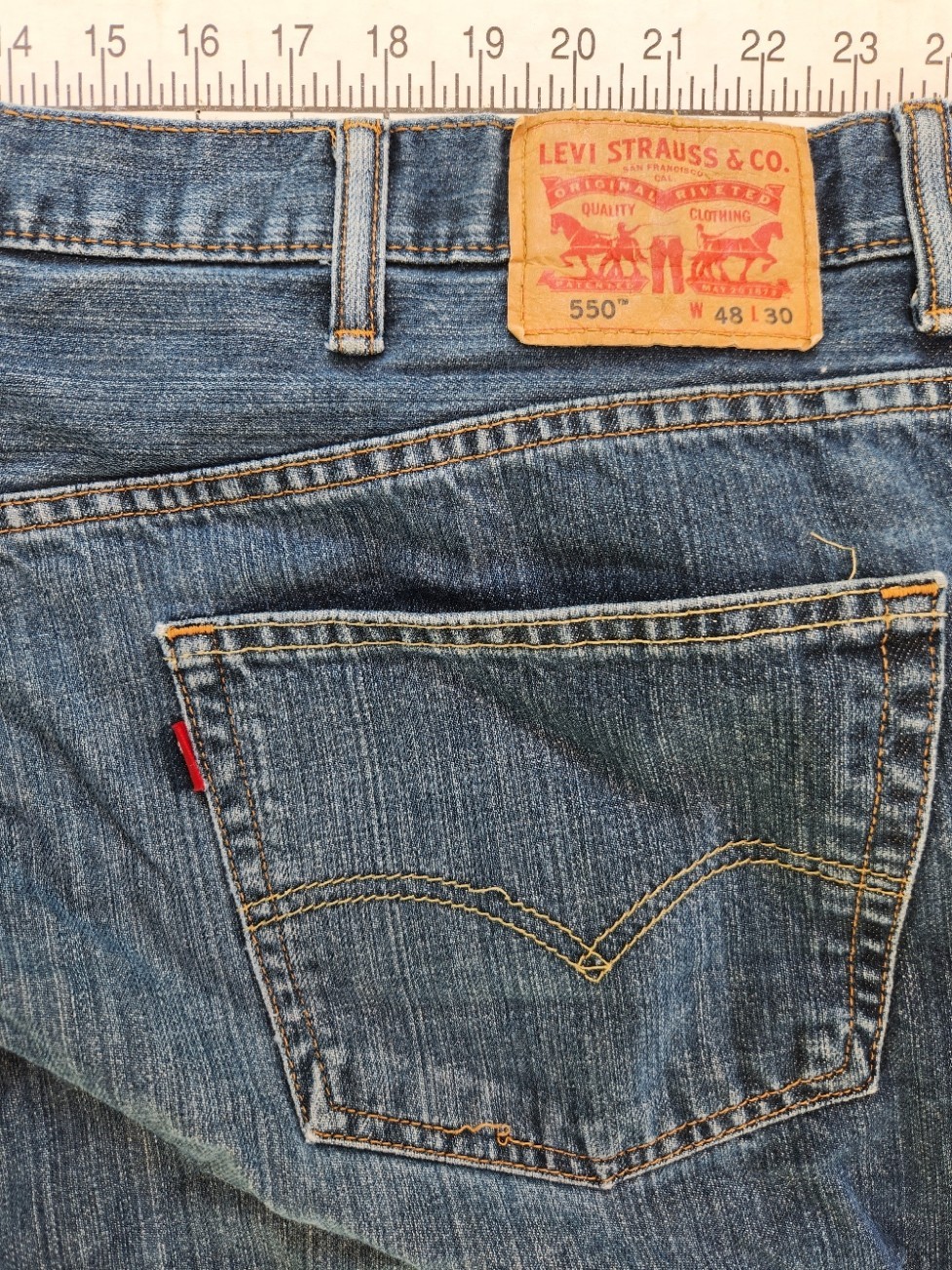 Levi’s 550 Jeans Men’s 48×30 Relaxed Fit Tapered Leg Blue Denim