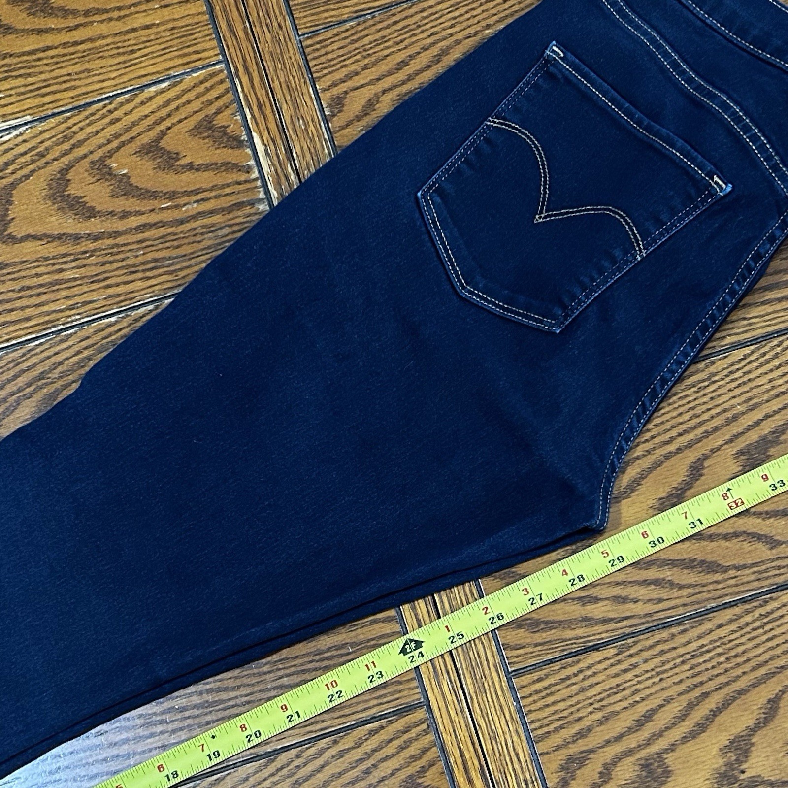 Levi’s 311 Shaping Skinny Jeans Women’s 29 Dark Wash Blue Stretch Denim Pants