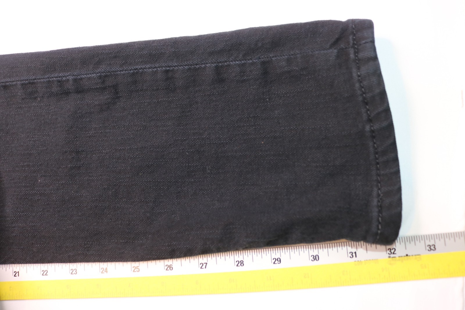Levi Strauss & Co 511 Men’s Jeans Slim Fit Stretch – Size 29×32 – Color Black