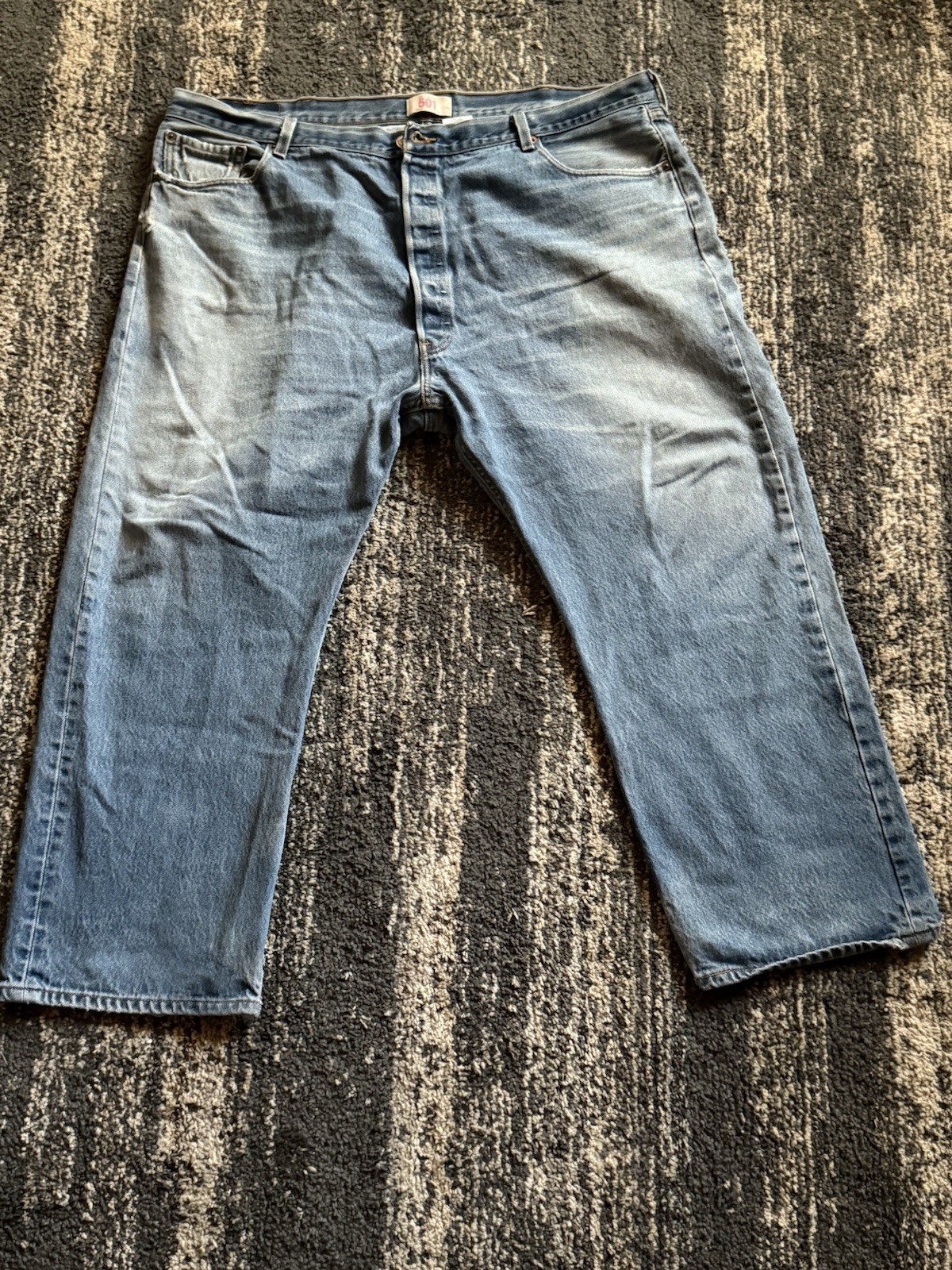 Levi’s 501 Men’s Light Wash Blue Denim Jeans Straight Regular Fit Mid Rise