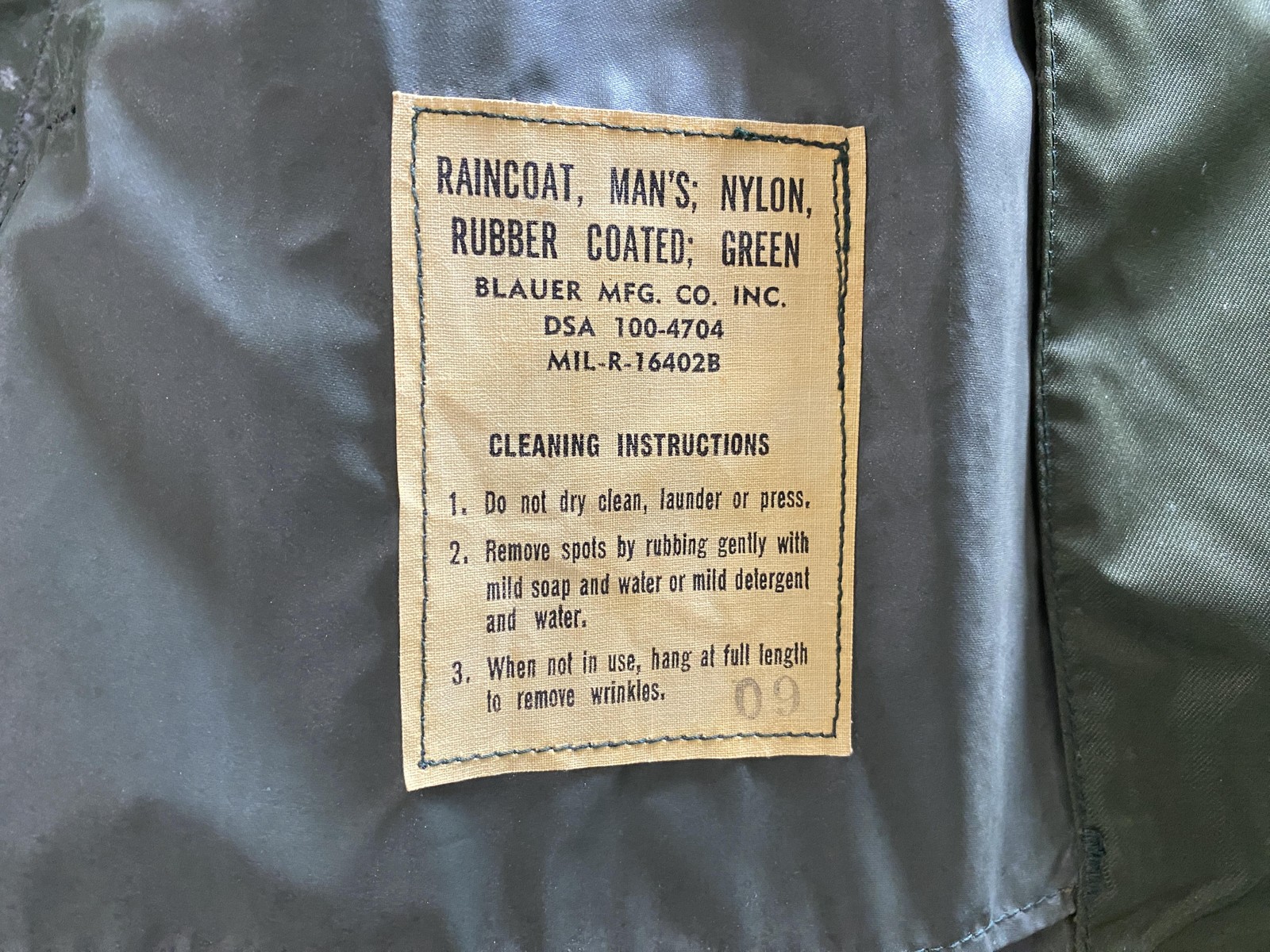 Vintage Military Blauer Raincoat Mens Green Nylon Rubber Coated Jacket Vietnam