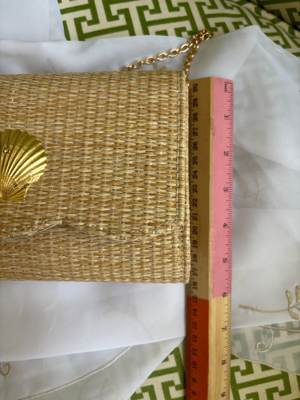 LISI LERCH Nautical Scalloped Straw CLUTCH Or Crossbody Seashell Emblem