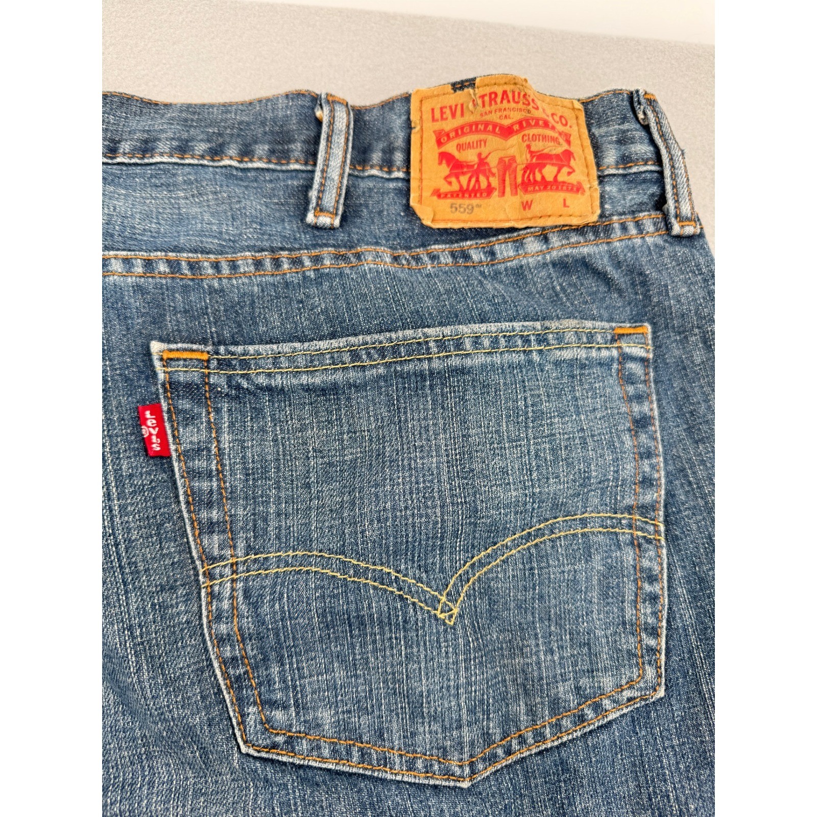 Levis 559 Relaxed Straight Men Blue Denim Jeans 48×30 (48×26) Medium Wash Grunge