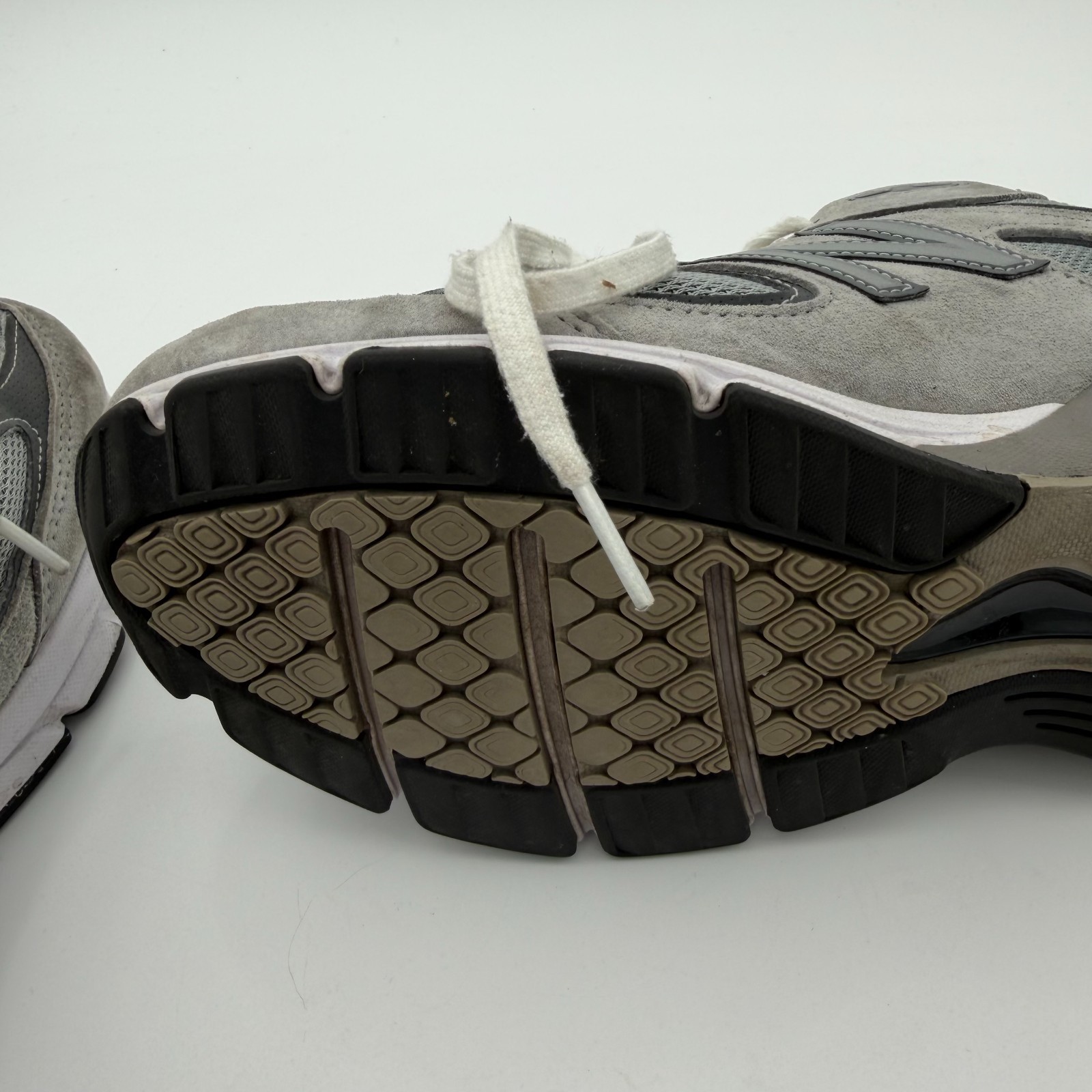 New Balance 990V4 Grey (U990GR4) – Size 10.5