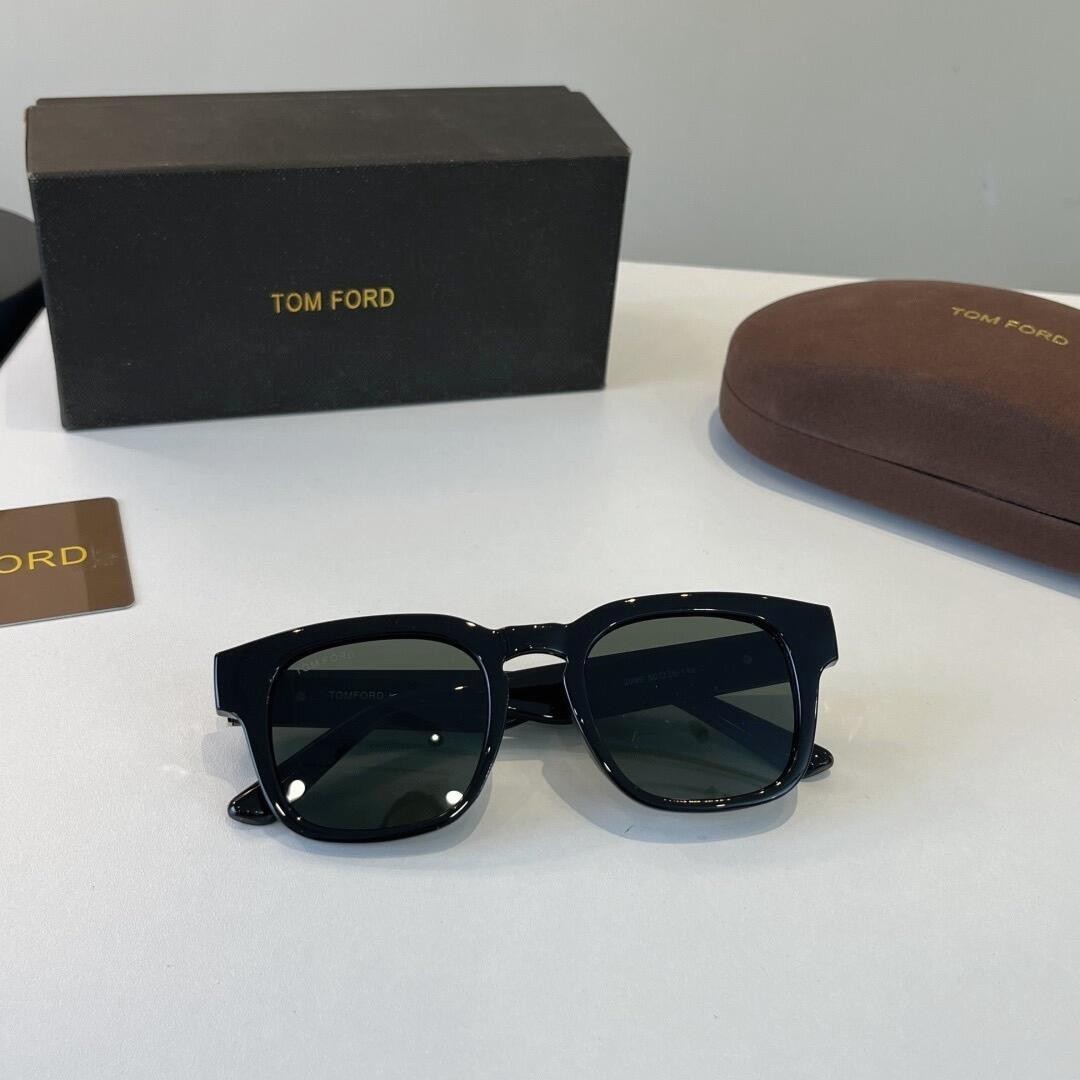 Tom Ford TF0906 Black Frames Unisex Square Sunglasses 145mm