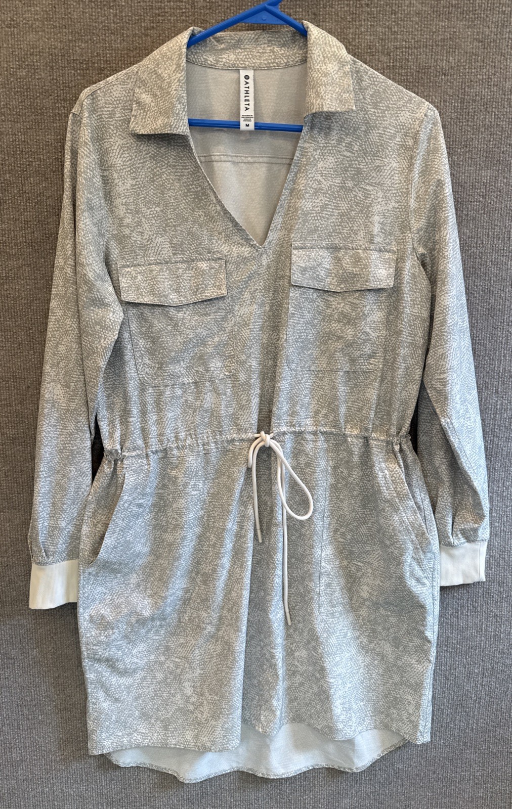 ATHLETA Dress Womens Size M Zuma Shirtdress V-Neck Gray Drawstring Stretch EUC