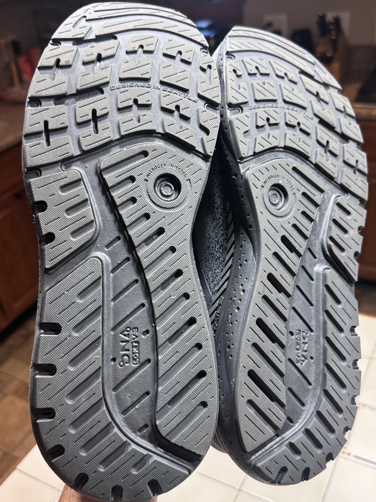 Brooks Beast GTS 24 Mens Size 13 EE Width Primer Gray/Ebony 1104251D069