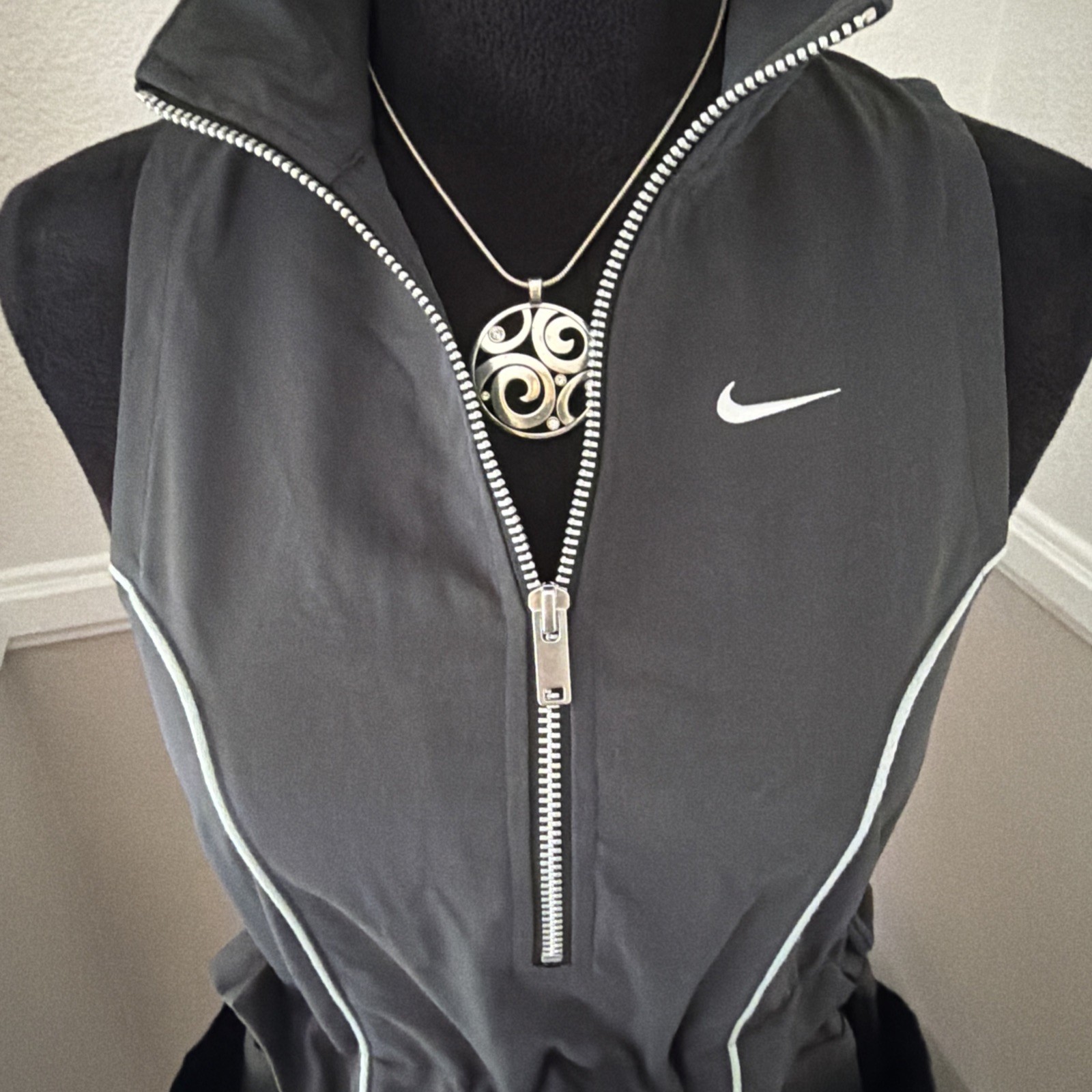 NWT NIKE Street Sleeveless Active Dress Zip Front Above Knee Black Small 4-6 $80