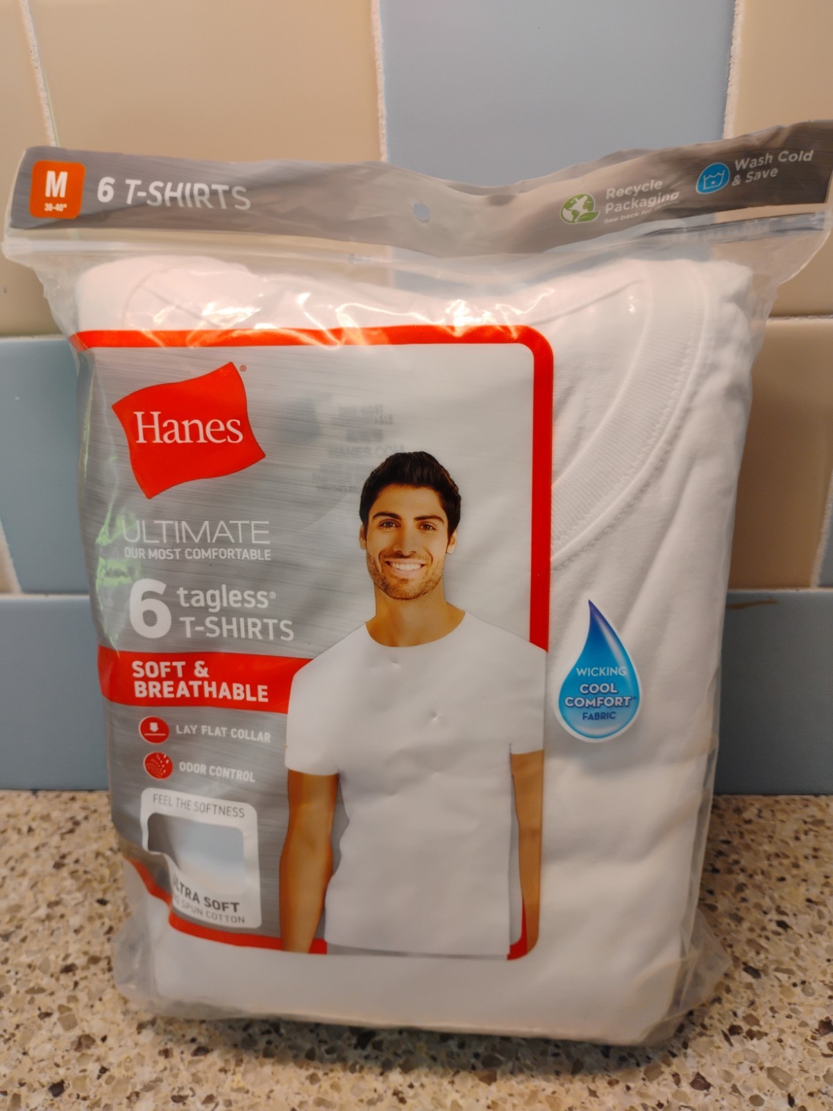 6 Brand New Hanes Men’s Size Medium Tagless Crew T-Shirts White
