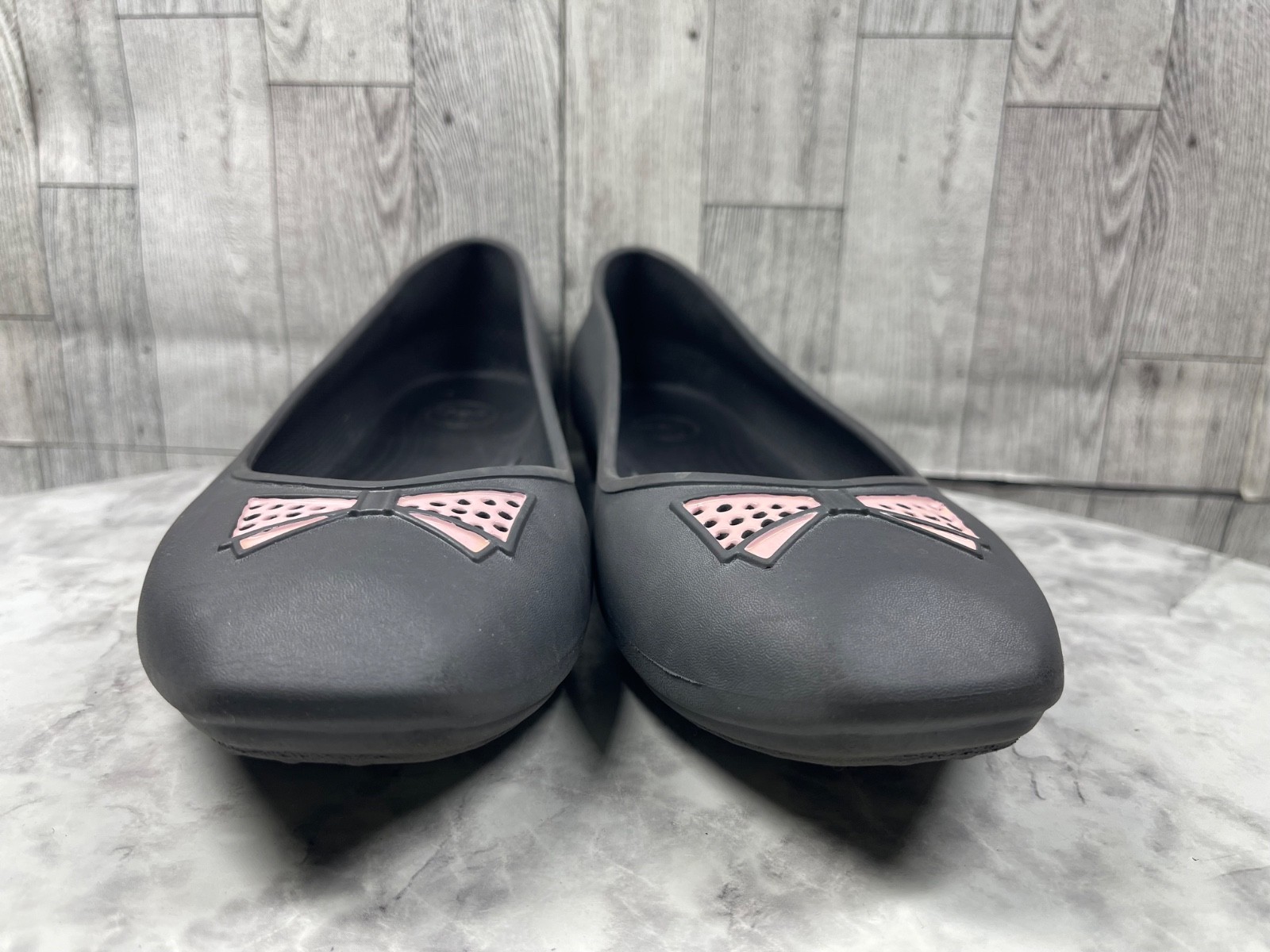 Crocs Lenora Ballet Flats Women 9M Bow Rubber Shoes Black Pink Slip On Loafers