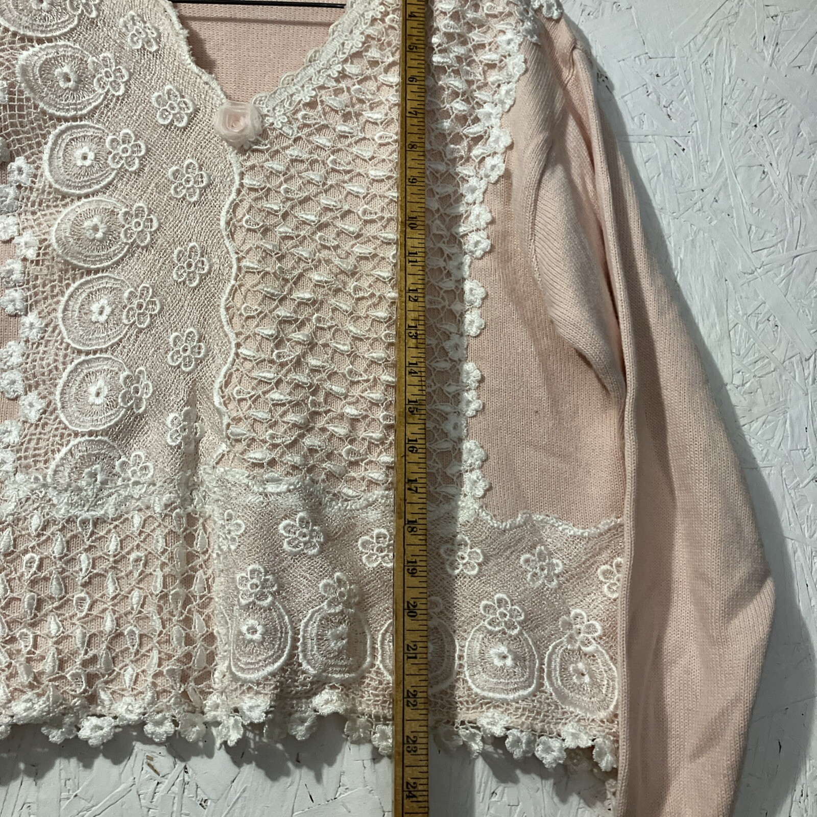 Magnet Art Lynn Yang Pink Embroidered Floral Lace Sweater Medium Made In USA