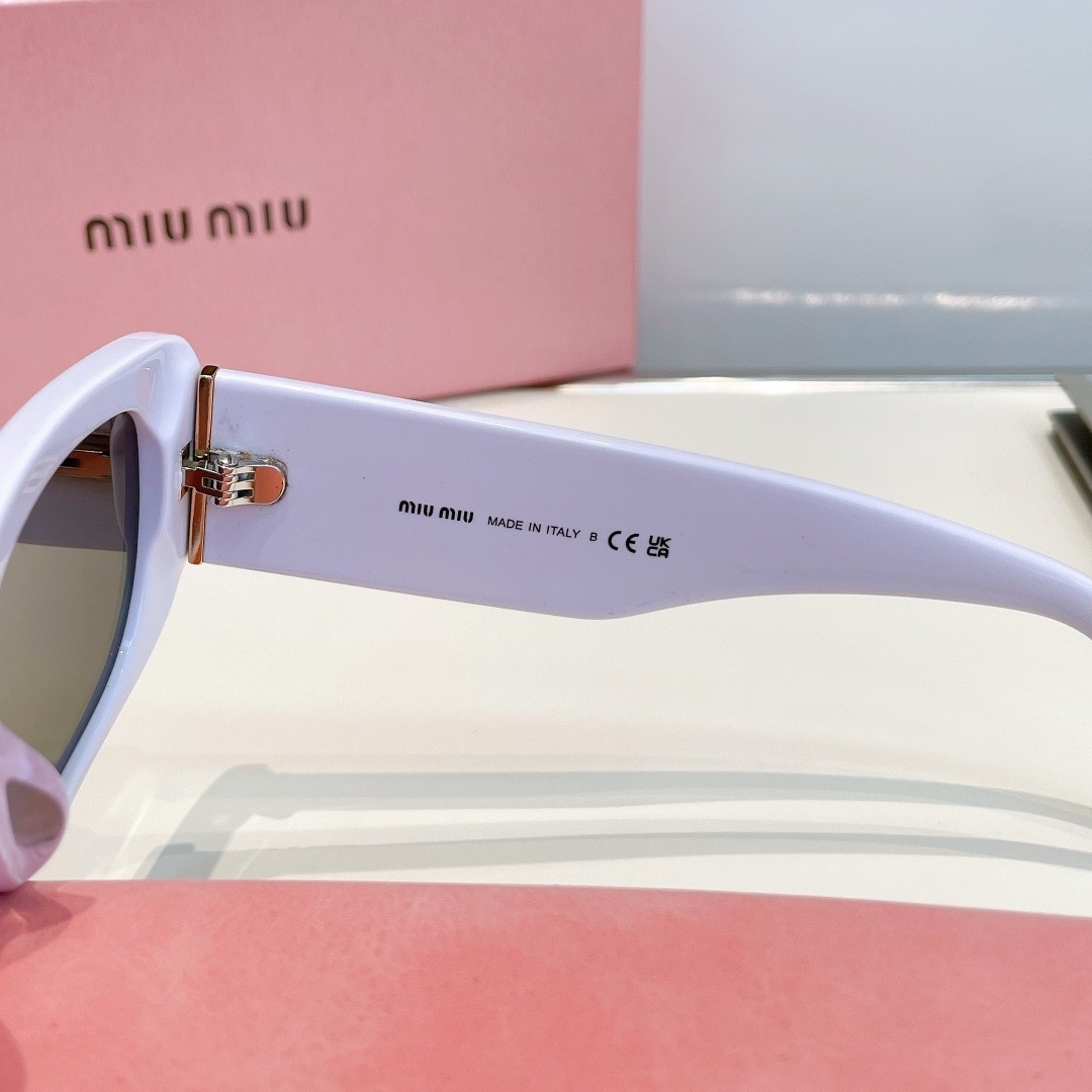 Luxury Rectangle Sunglasses Ivory White Acetate Frame Dark Lens UV400 New