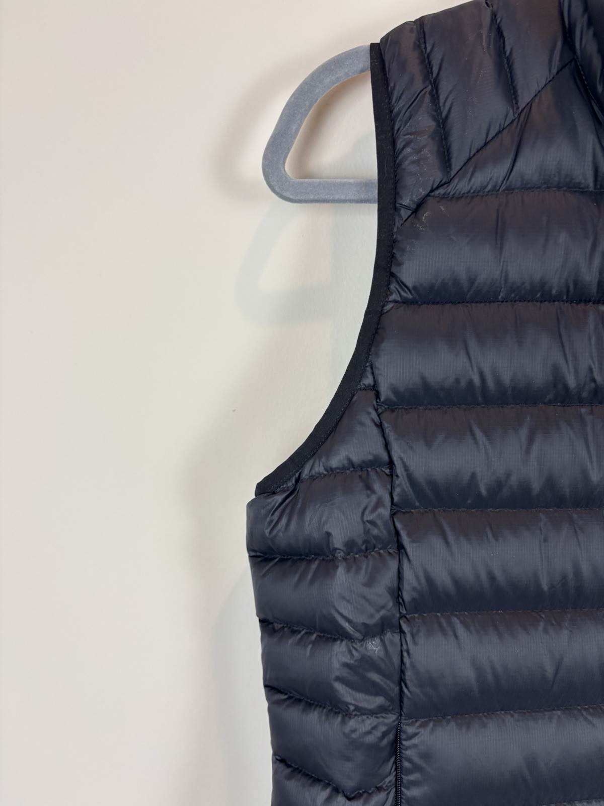 Patagonia Down Sweater Insulated Vest Size Medium Women Black 800 Fill SP24