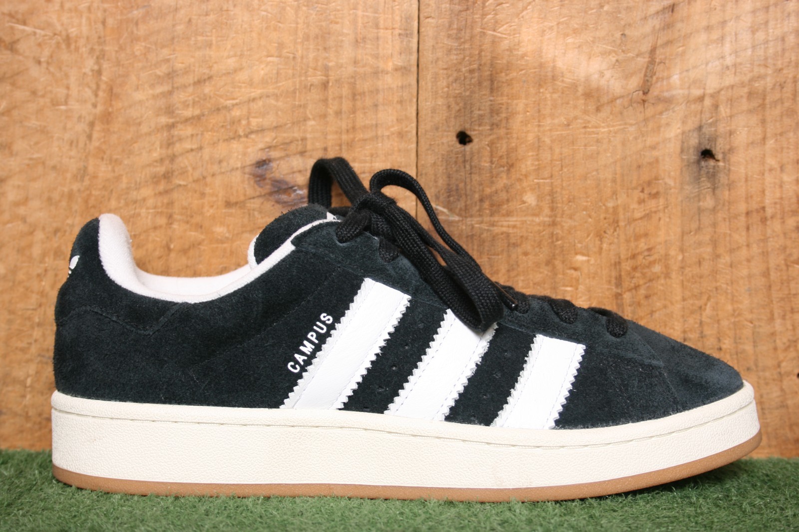 adidas ‘Campus 00s’ Black/White/Off White Sneakers UK 7 | US 7.5 | EUR 40 2/3