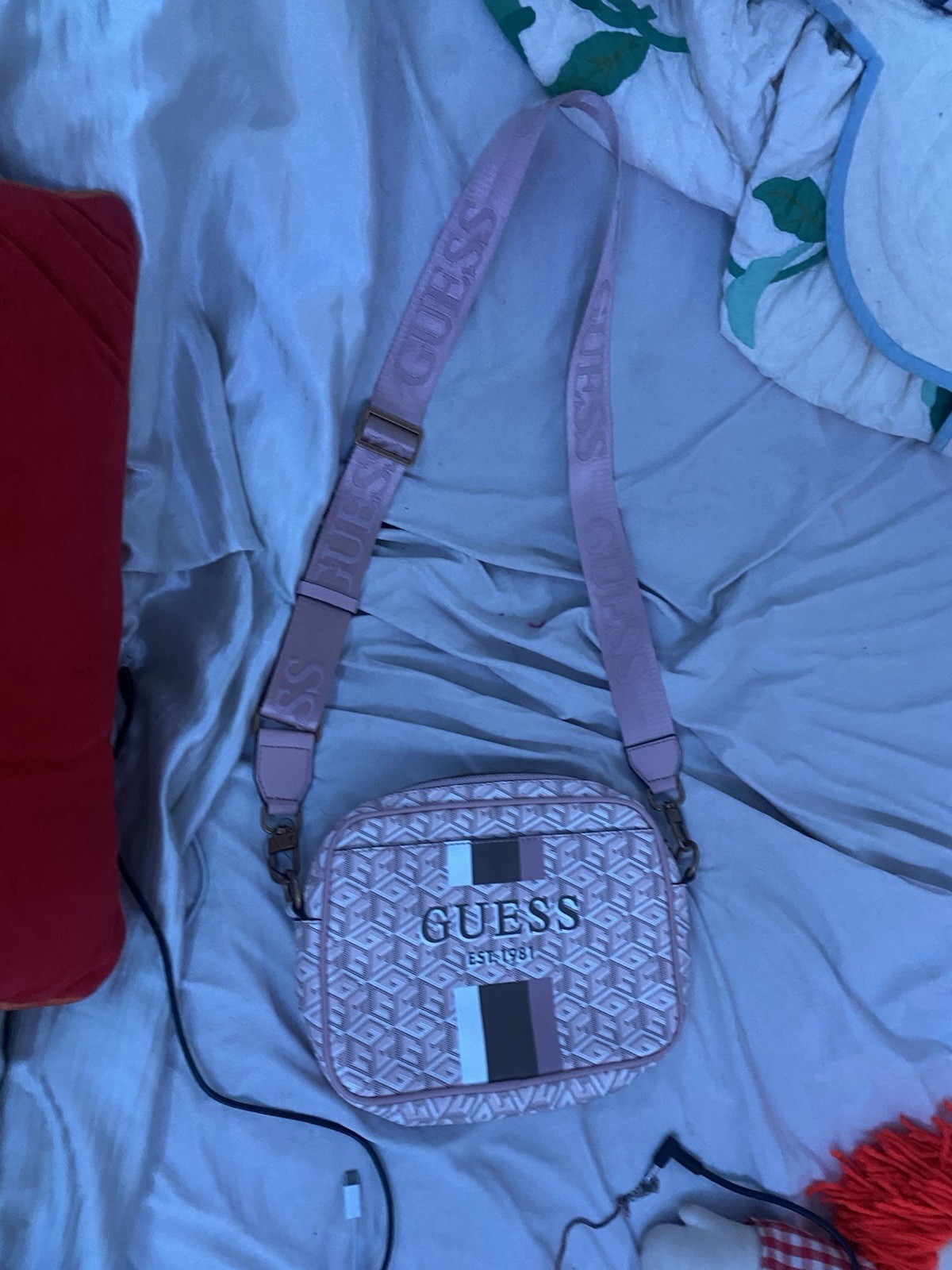 GUESS Pink Logo Crossbody Bag Zip Closure Adjustable Strap Inner Pockets