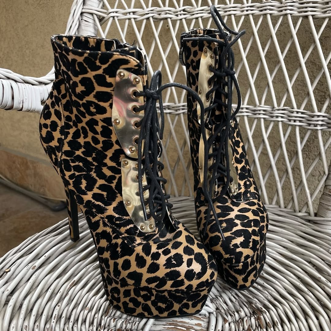 Sergio Todzi Leopard Platform Ankle Boots Metallic Gold Shield Lace Up Womens 10