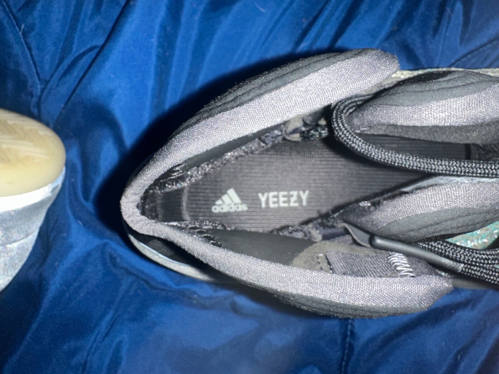 Size 10.5 – adidas Yeezy Quantum Frozen Blue