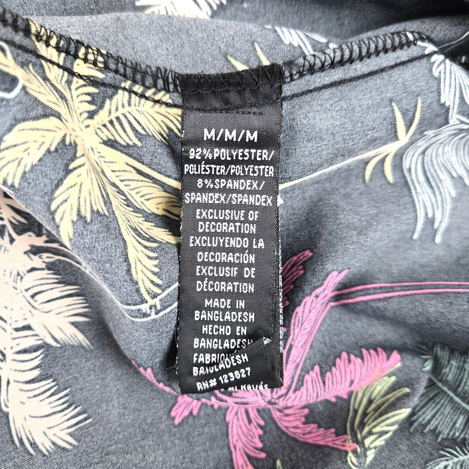 Good Vibes Mens Size Medium Poly/Spandex Blend Short Sleeve Hawaiian Button Up