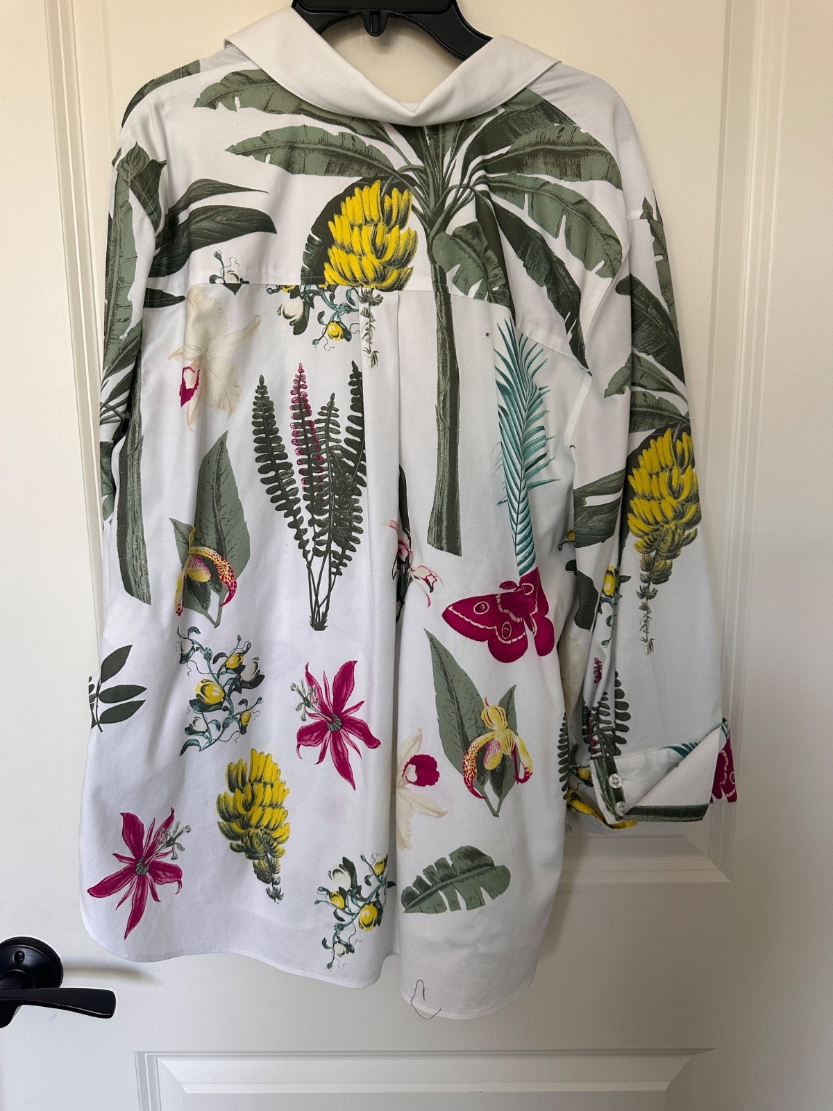 Chico’s No-Iron Stretch Button-Down Shirt White with Floral Size 2(Large / US12)