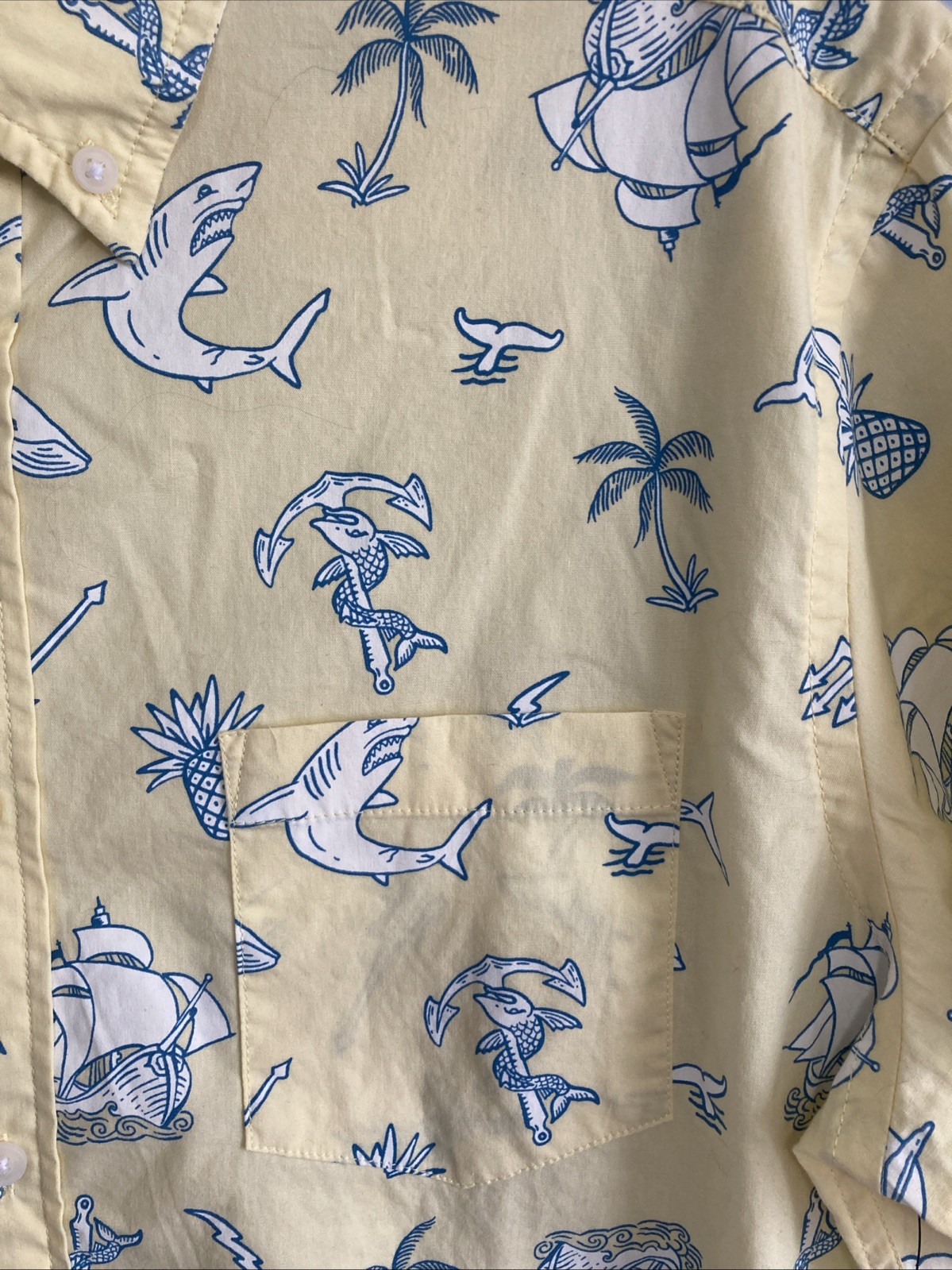 NWT Sonoma Goods For Life Men Medium Perfect Length Shirt Yellow Nautical Shark