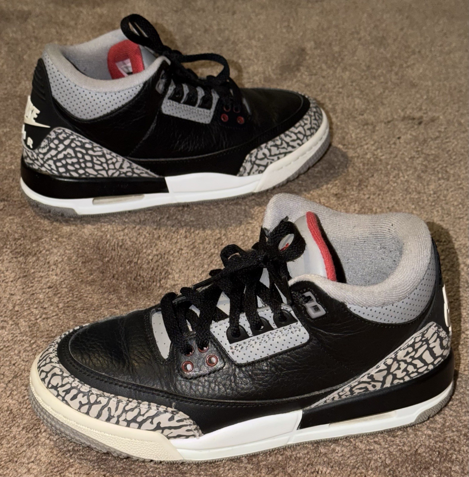 Air Jordan 3 Retro OG 2018 Black Cement 854261 001 Size 5Y