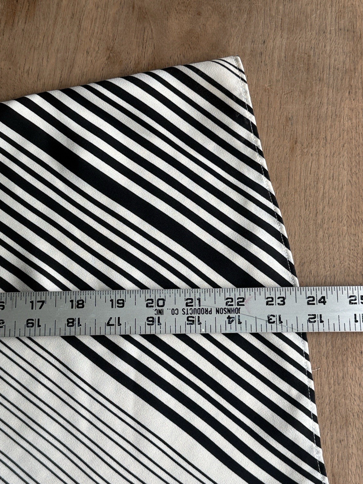 Nine West M Black and Cream Diagonal Stripe V-Neck Camy Business Casual