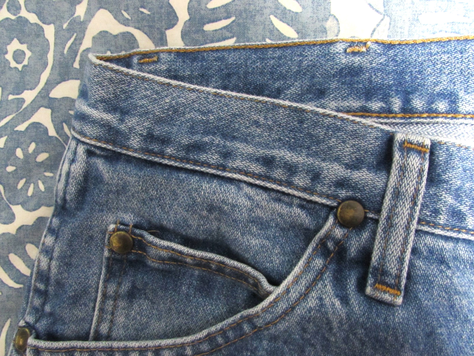 VTG Wrangler 47MWZ Jeans Men 37×31 Blue Denim Light Wash Cowboy Cut US Fabric
