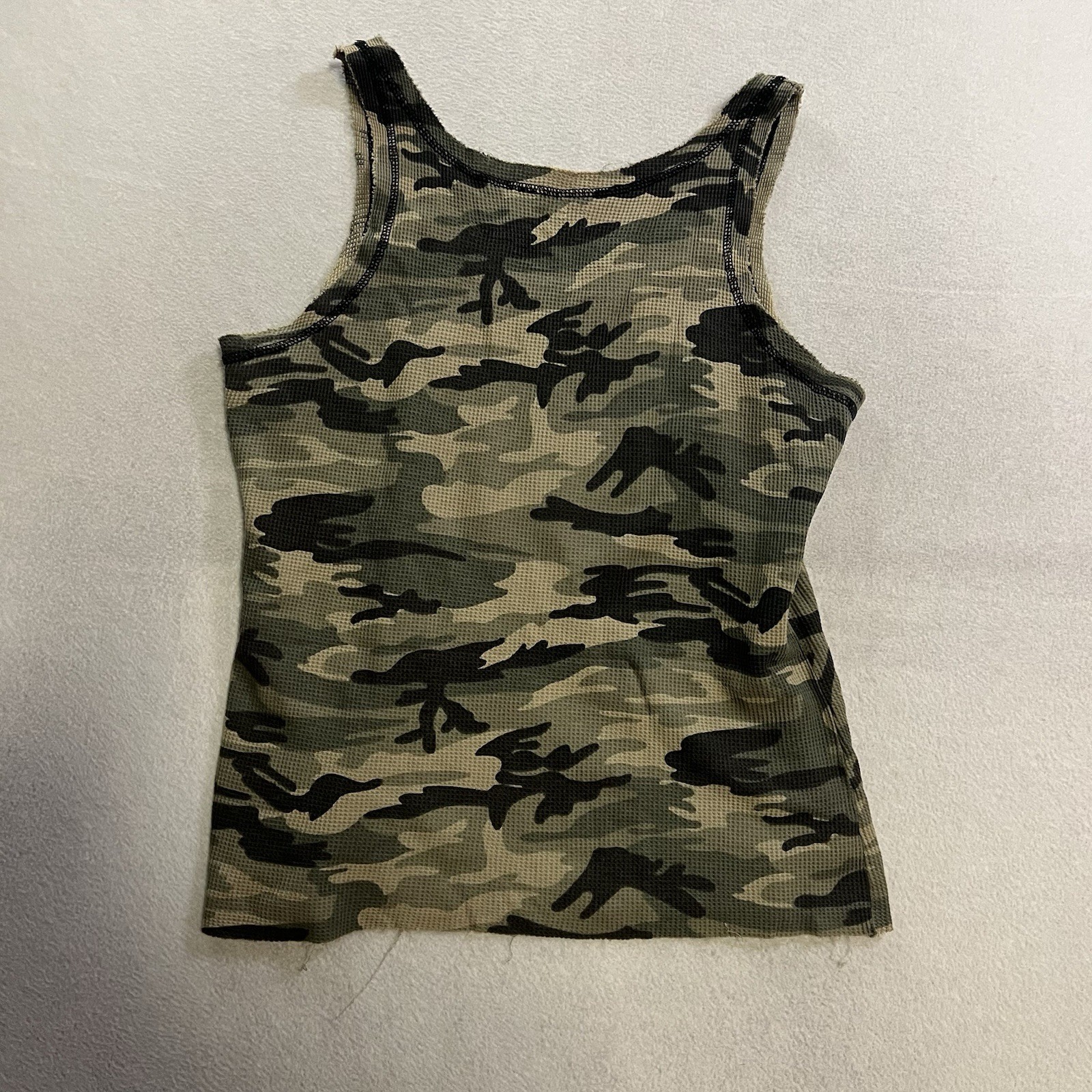 Twisted Heart Sleeveless Tank Top Womens Size Medium Camo Waffle Knit Distress