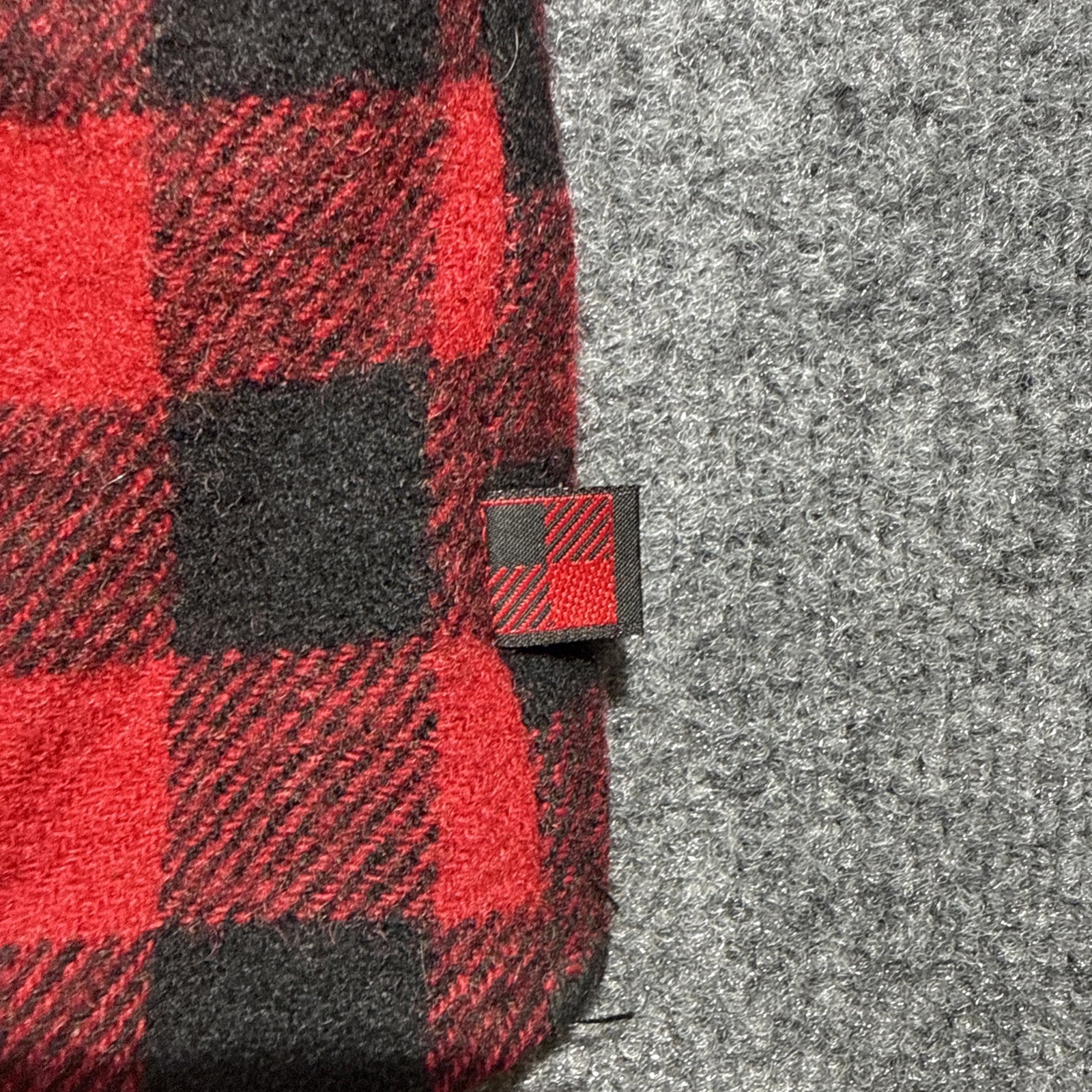 Men’s WOOLRICH Red Black Buffalo Plaid Button Up Wool Shirt Jacket – Size XL