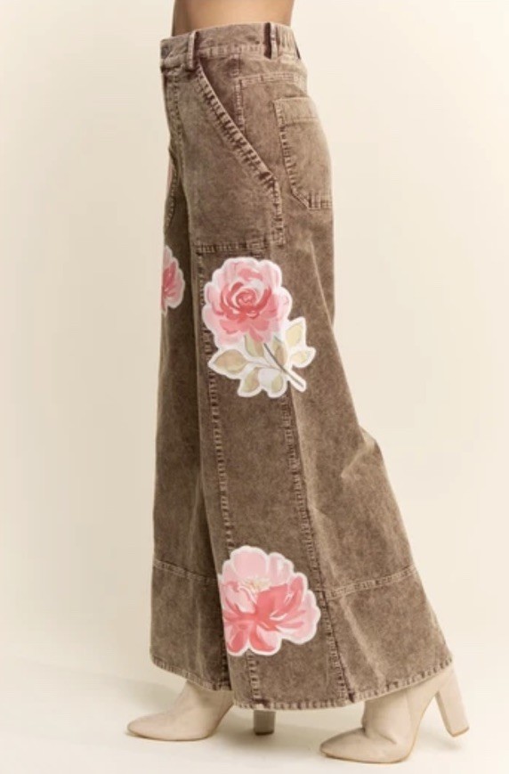 Davi & Dani Washed Corduroy Pants with Printed Patch Flowers in Brown Size M NWT