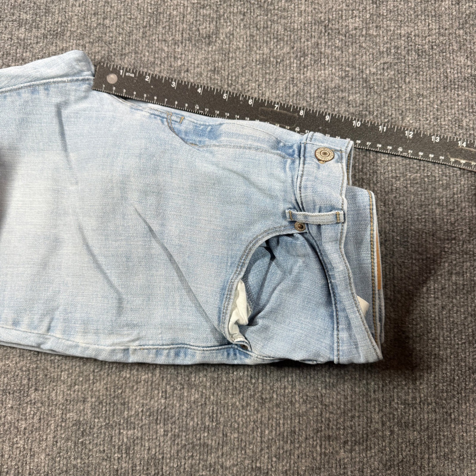 Levis Classic Straight Leg Jeans Womens 32 Light Wash Blue Casual Pants