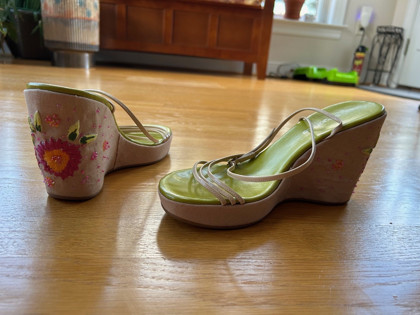 Sergio Rossi Beige Leather Rhinestone & Flower Espadrilles Sandals SZ IT 40 Good