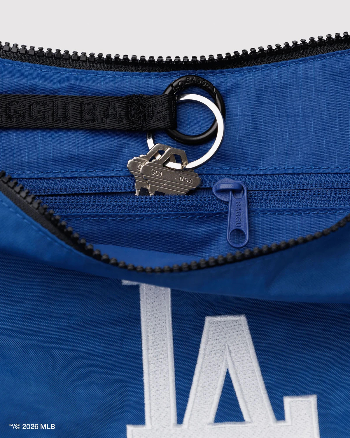 Baggu Medium Nylon Crescent Bag in Los Angeles Dodgers
