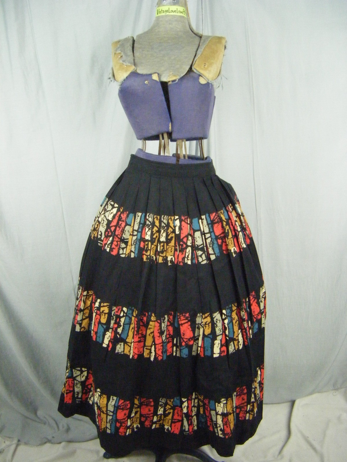 Vtg 50s Color Block Printed Black Pleated Half Circle Cotton Skirt-Waist 24″