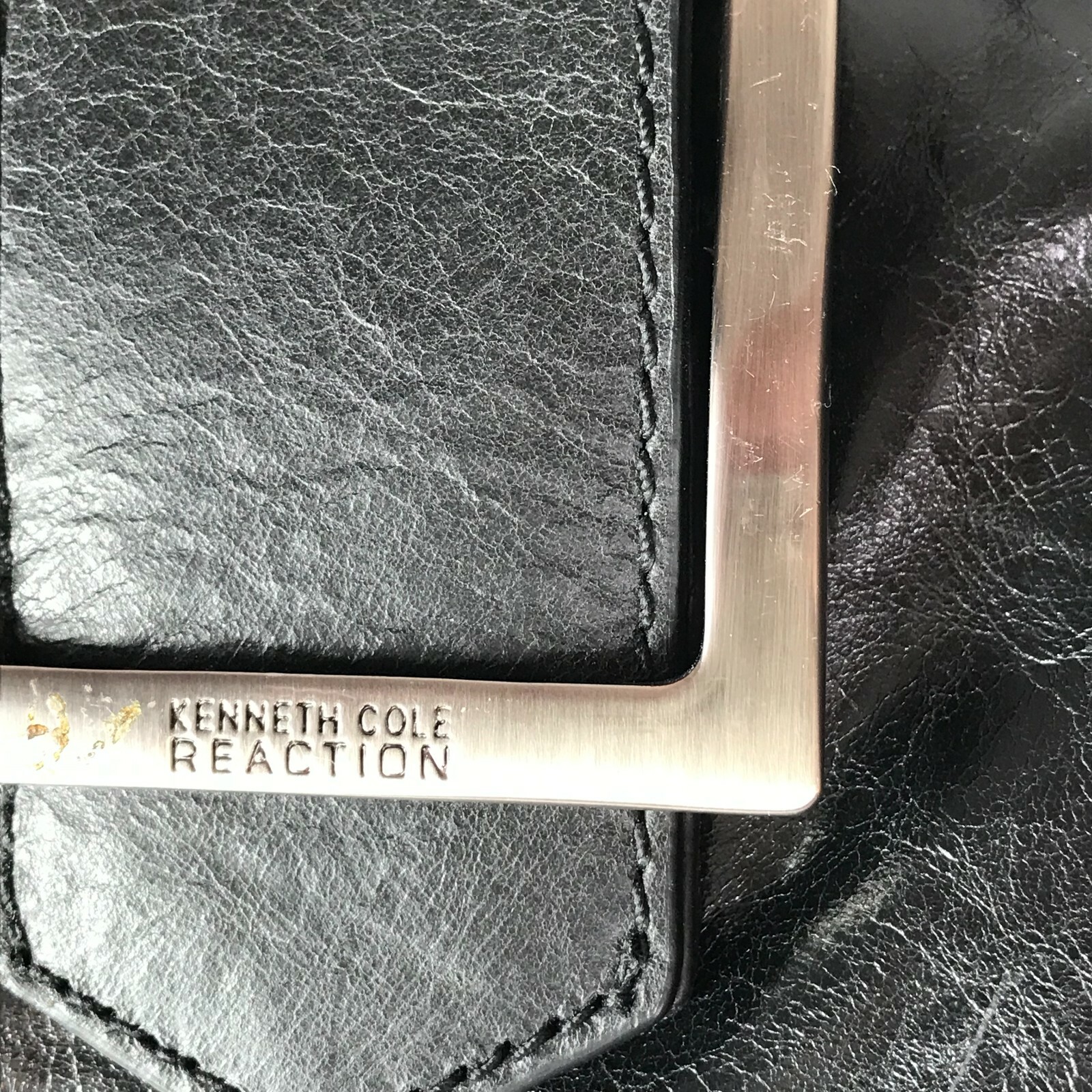 Kenneth Cole Reaction Leather Purse Shoulder Bag Black Silver Buckle Magnetic