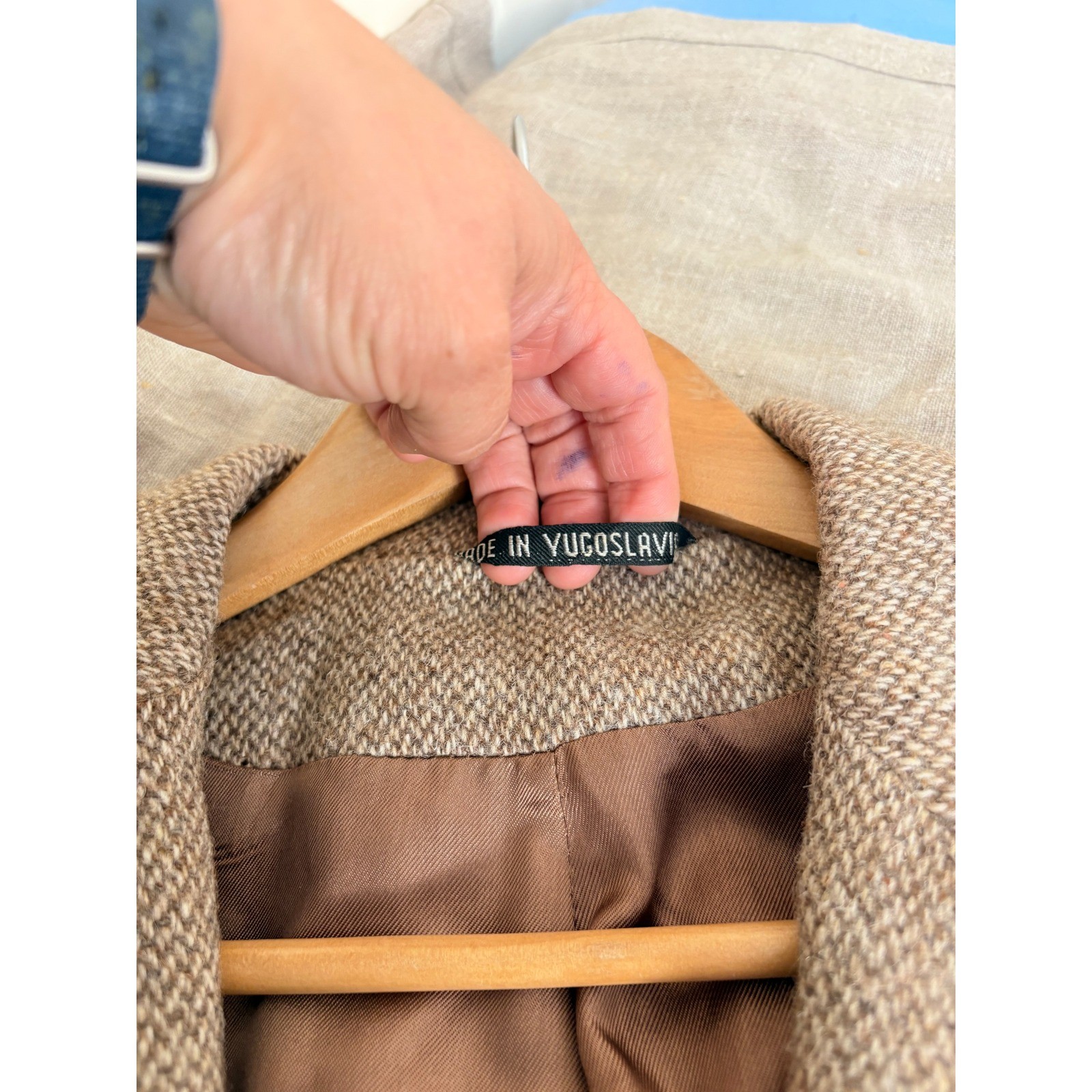 Vintage Pure New Wool Herringbone Blazer Tan Brown Made in Yugoslavia 2 Button