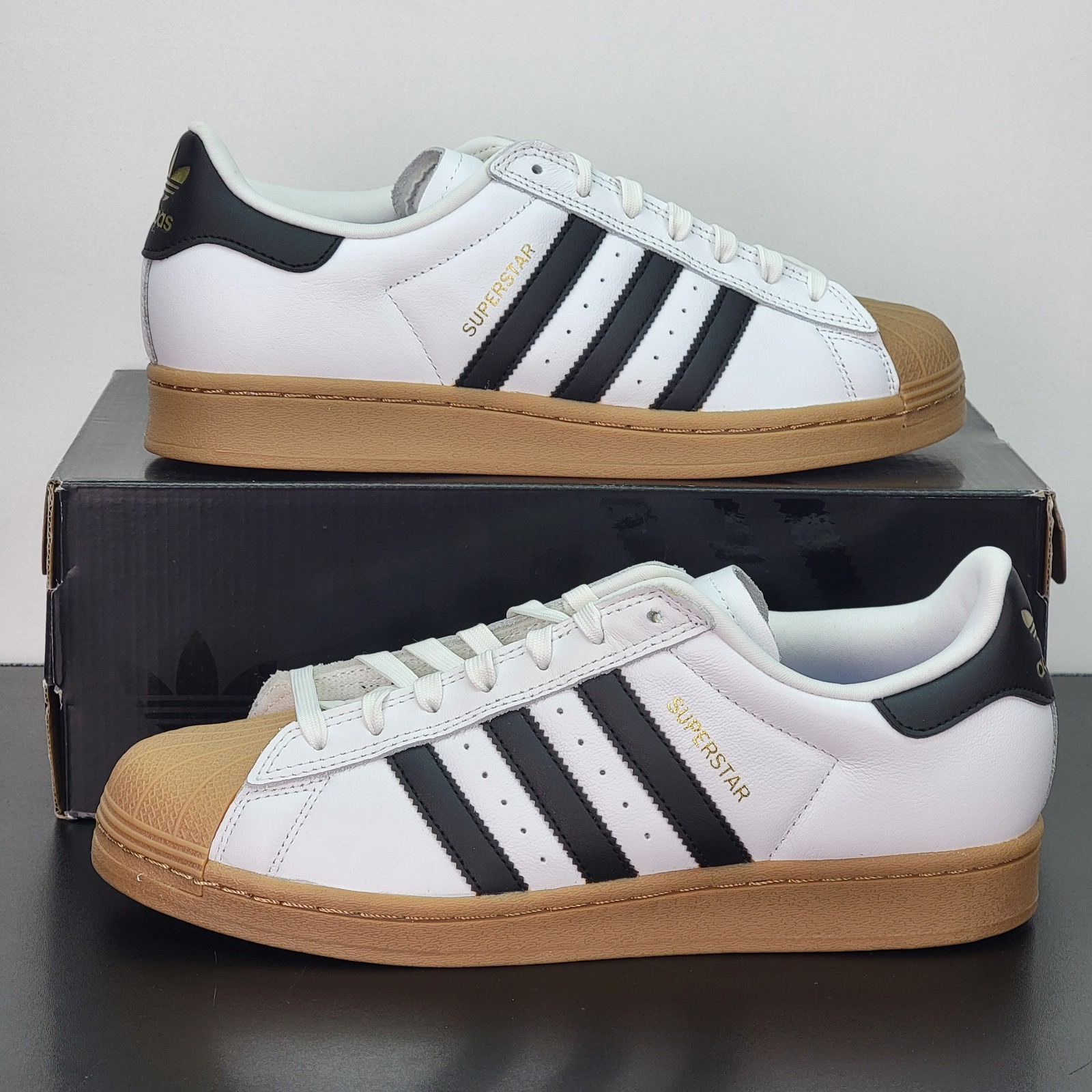 Adidas Superstar Men’s Size 9 Athletic Shoes White Black Casual Sneakers