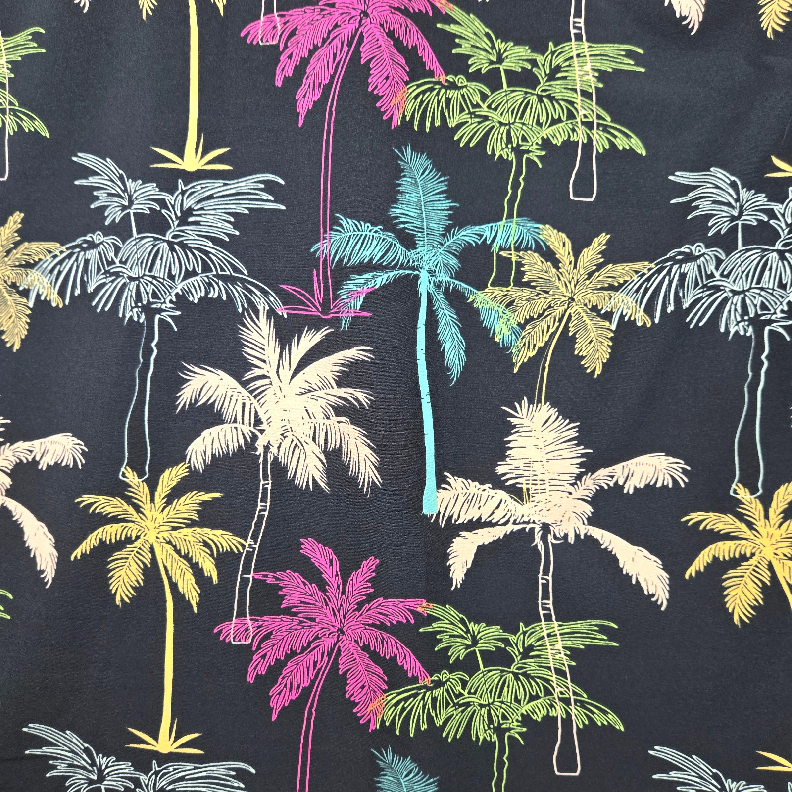 Good Vibes Mens Size Medium Poly/Spandex Blend Short Sleeve Hawaiian Button Up
