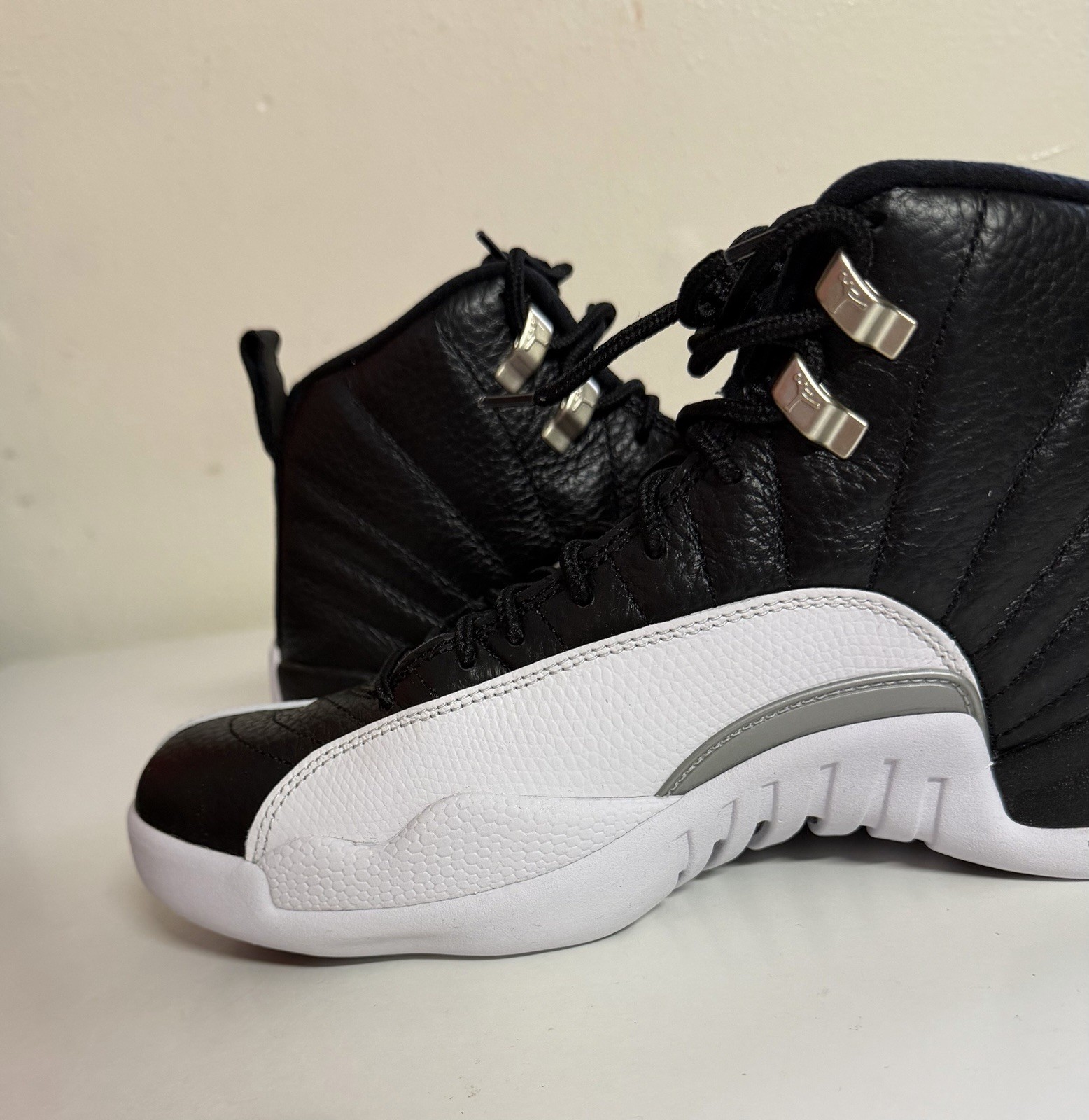 Nike Air Jordan 12 Retro Playoff 2022 Mens Sz 9 Black White CT8013-006 NEW!!!