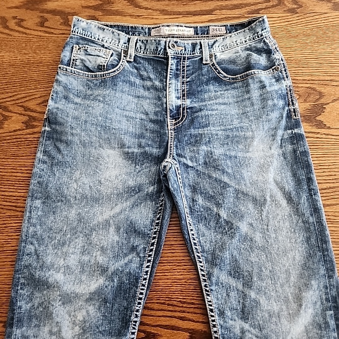 Buckle BKE Tyler Straight 34XL Medium Wash Whiskering Men’s Blue Jeans 34/35