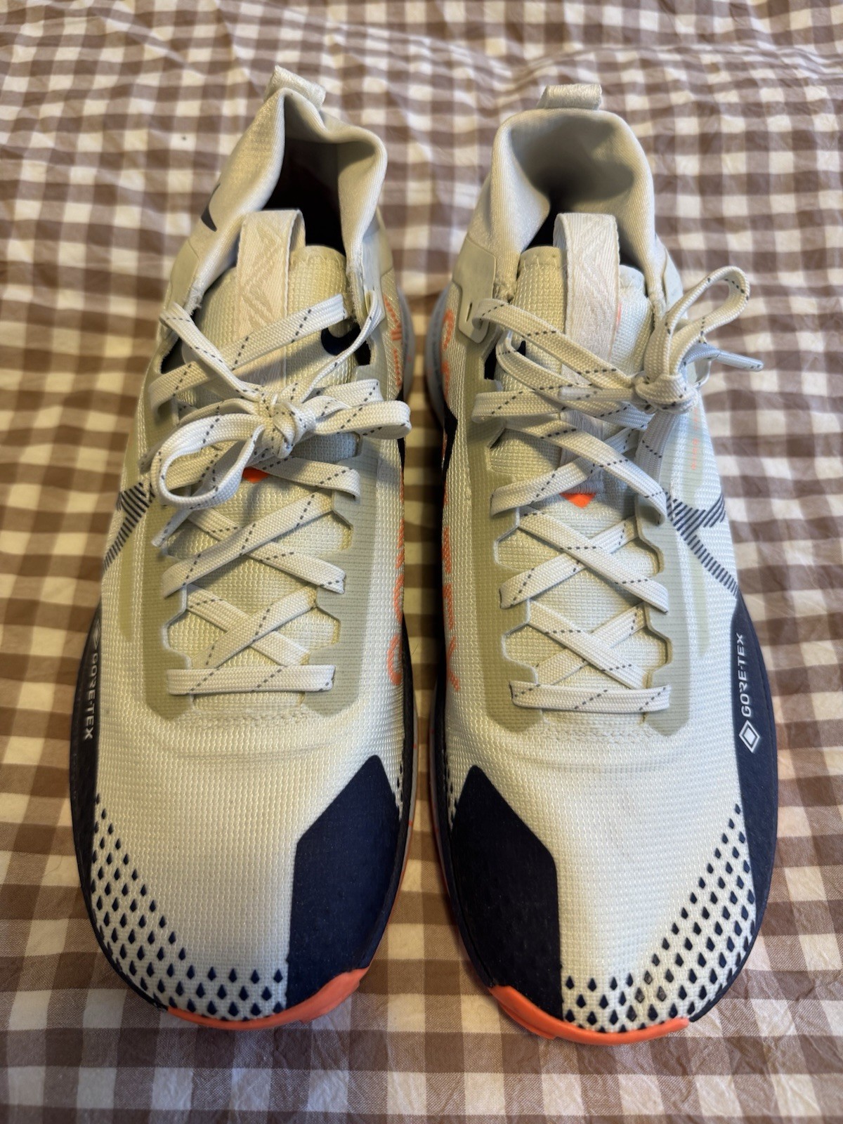 Nike React GORE-TEX Beige Navy Orange Low Top Lace-Up Athletic Sneaker