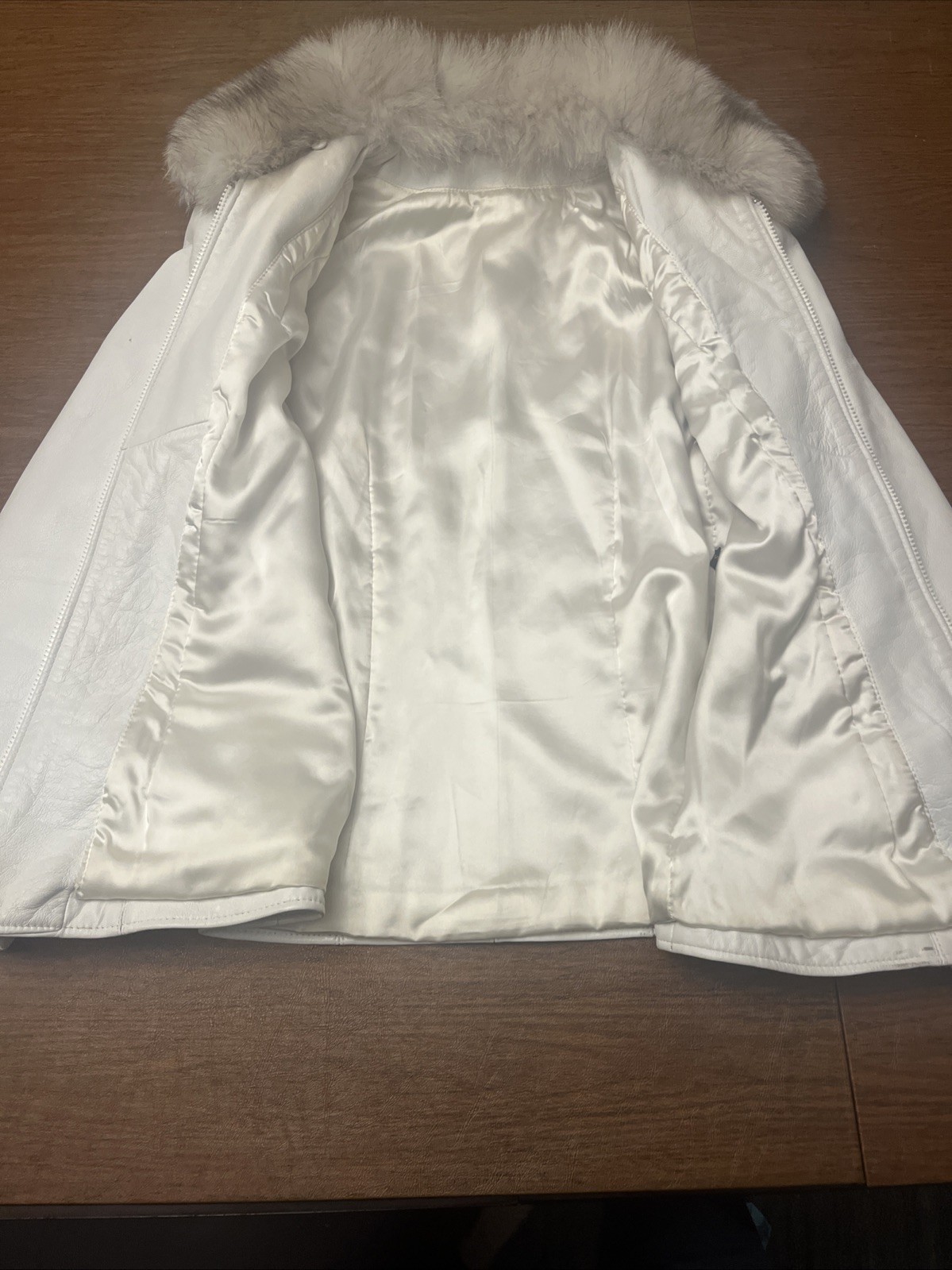 Vintage Genuine Leather White Jacket w/ Fur Collar – YKK Zip – Women’s Small
