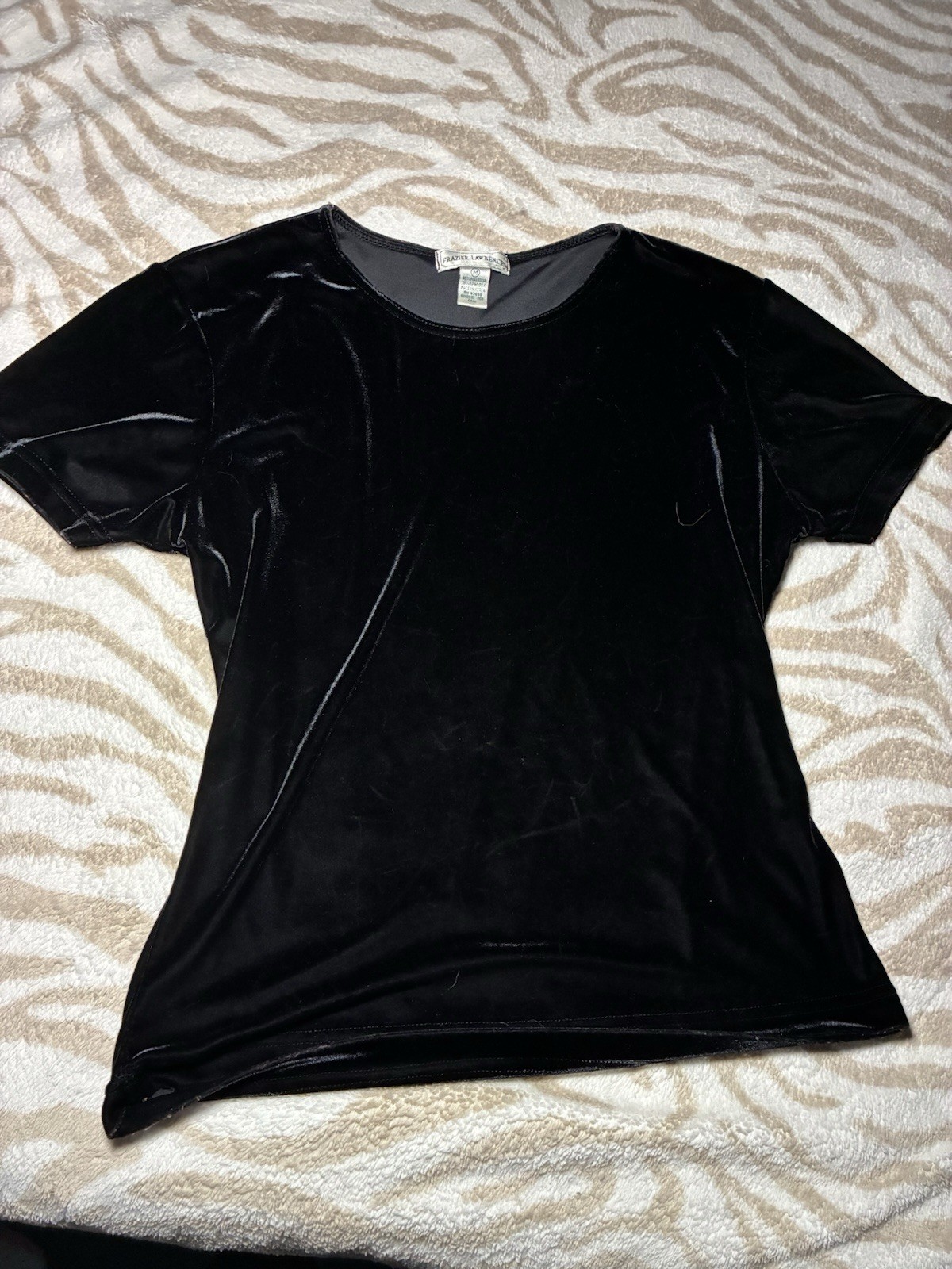 Frazier Lawrence Velvet Black Short Sleeve Pullover T-Shirt Round Neck Size M