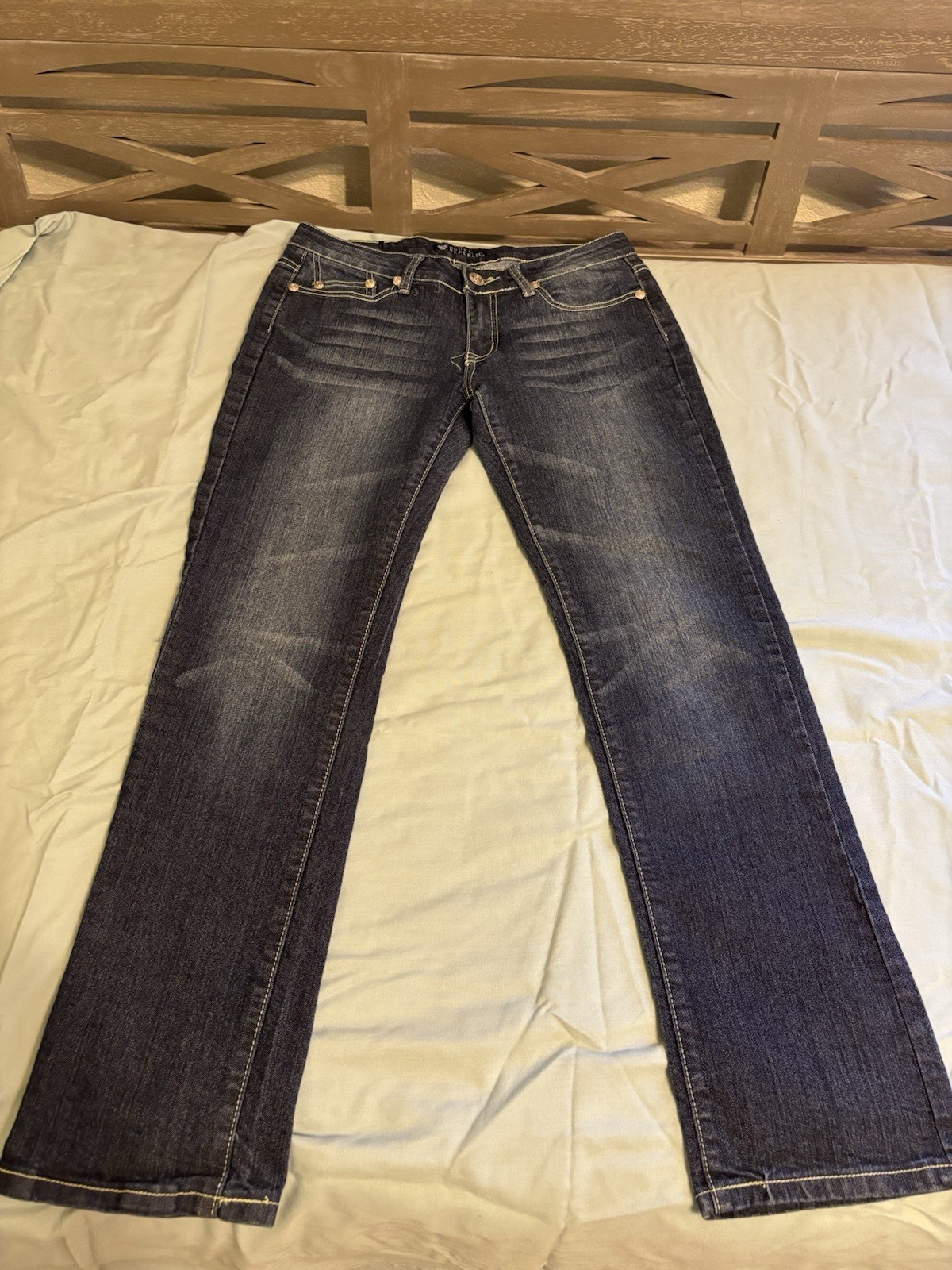 Rock & Republic Ladies Bootcut Jeans Blue Stretch.