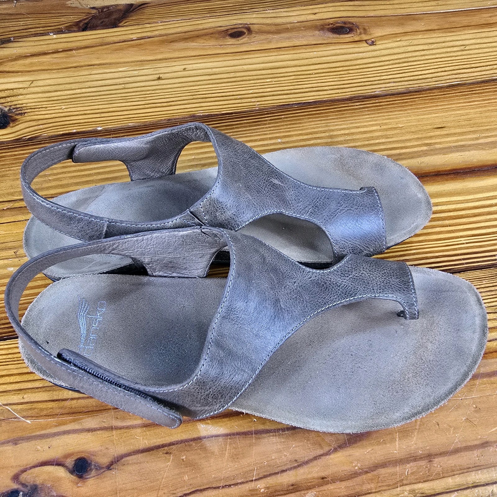 $130 DANSKO US 10.5-11 EU 41 Stone Leather REECE Sandals 6024795300 Pristine!!