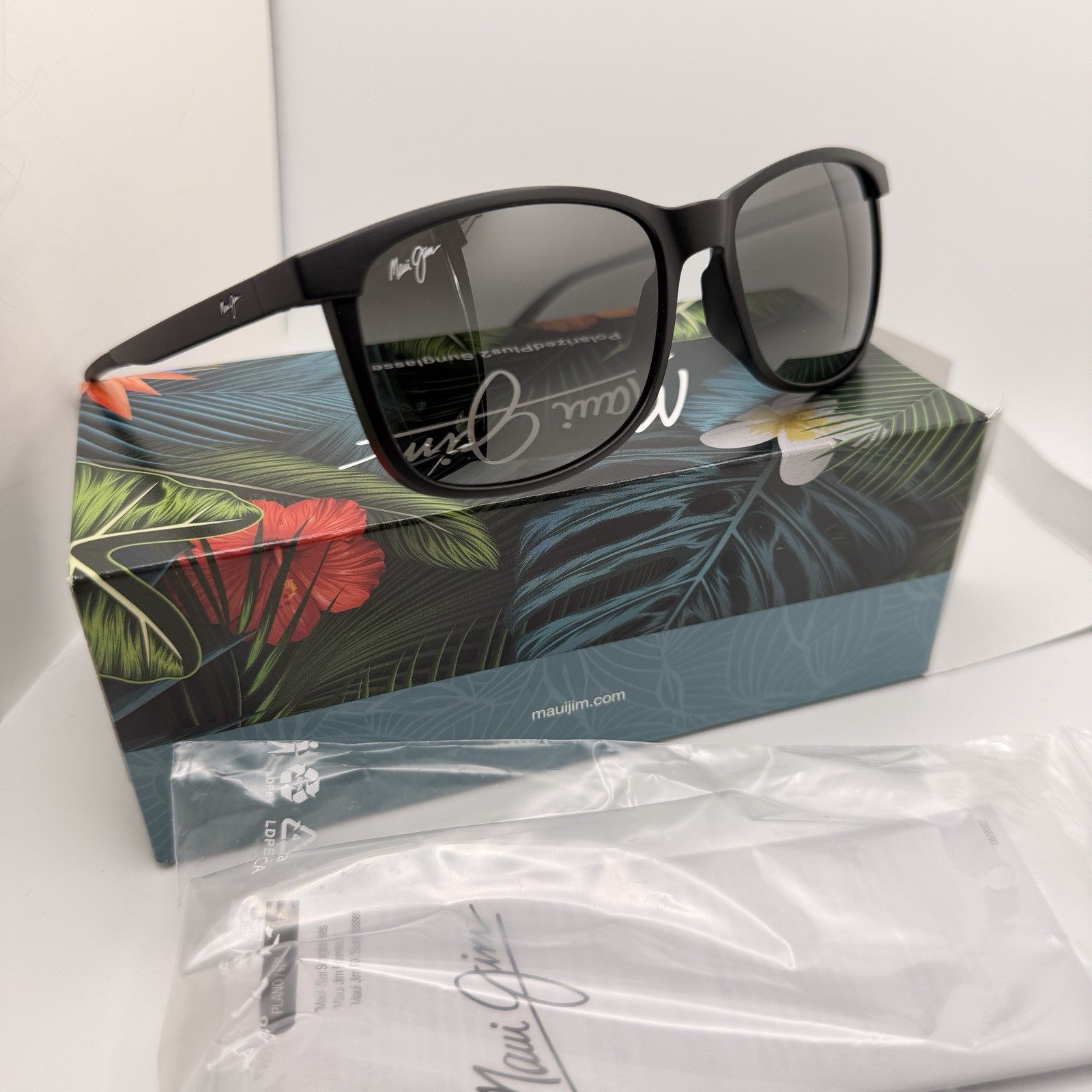 Maui Jim Hulili Rectangular Polarized Sunglasses Matte Black Frame MJ0672S-001