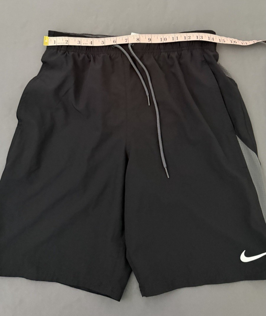 Nike Core Contend Volley Swim Trunks Men’s Size Medium Black Drawstring Lined